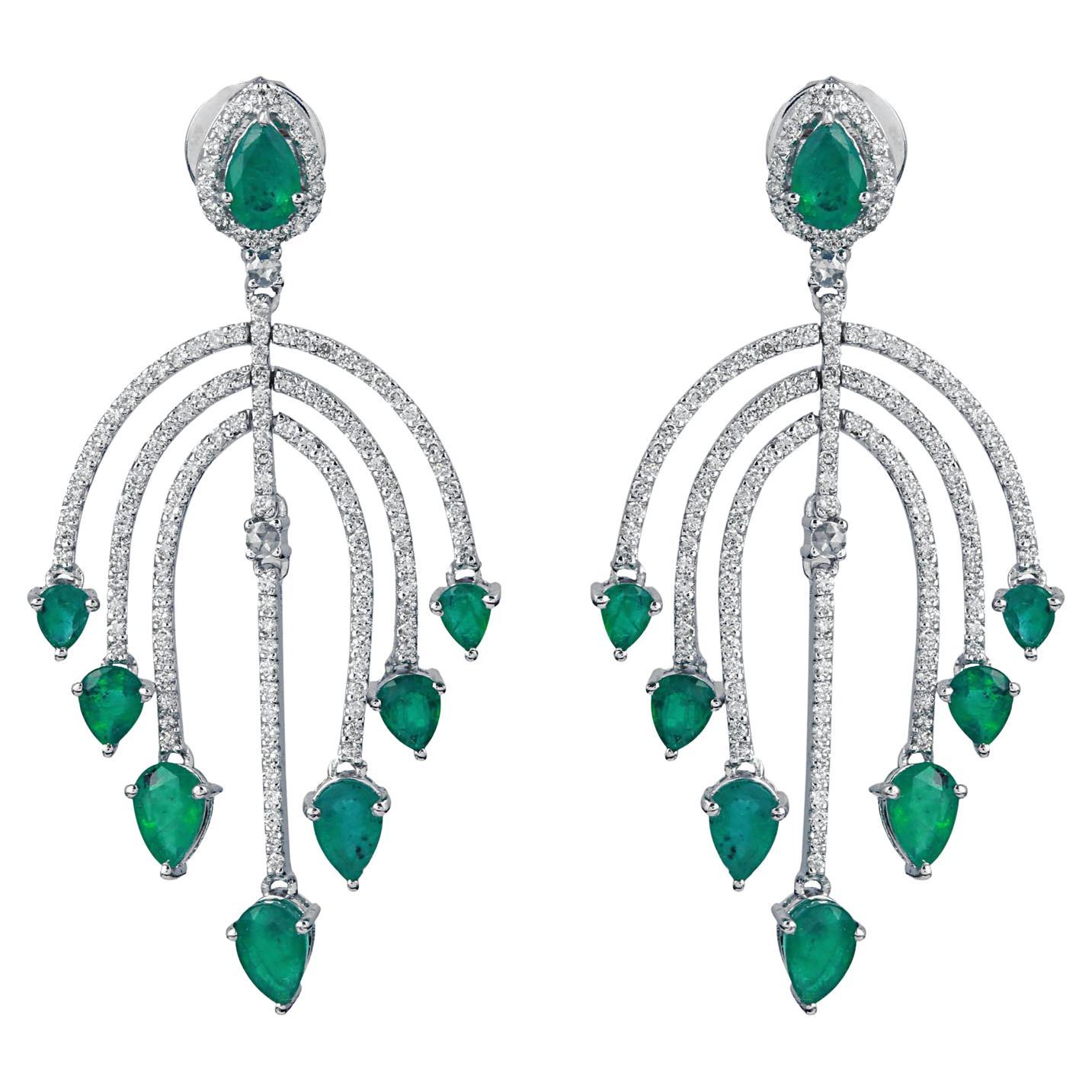 Emerald Dangle Earrings with Diamond in 18k Gold For Sale