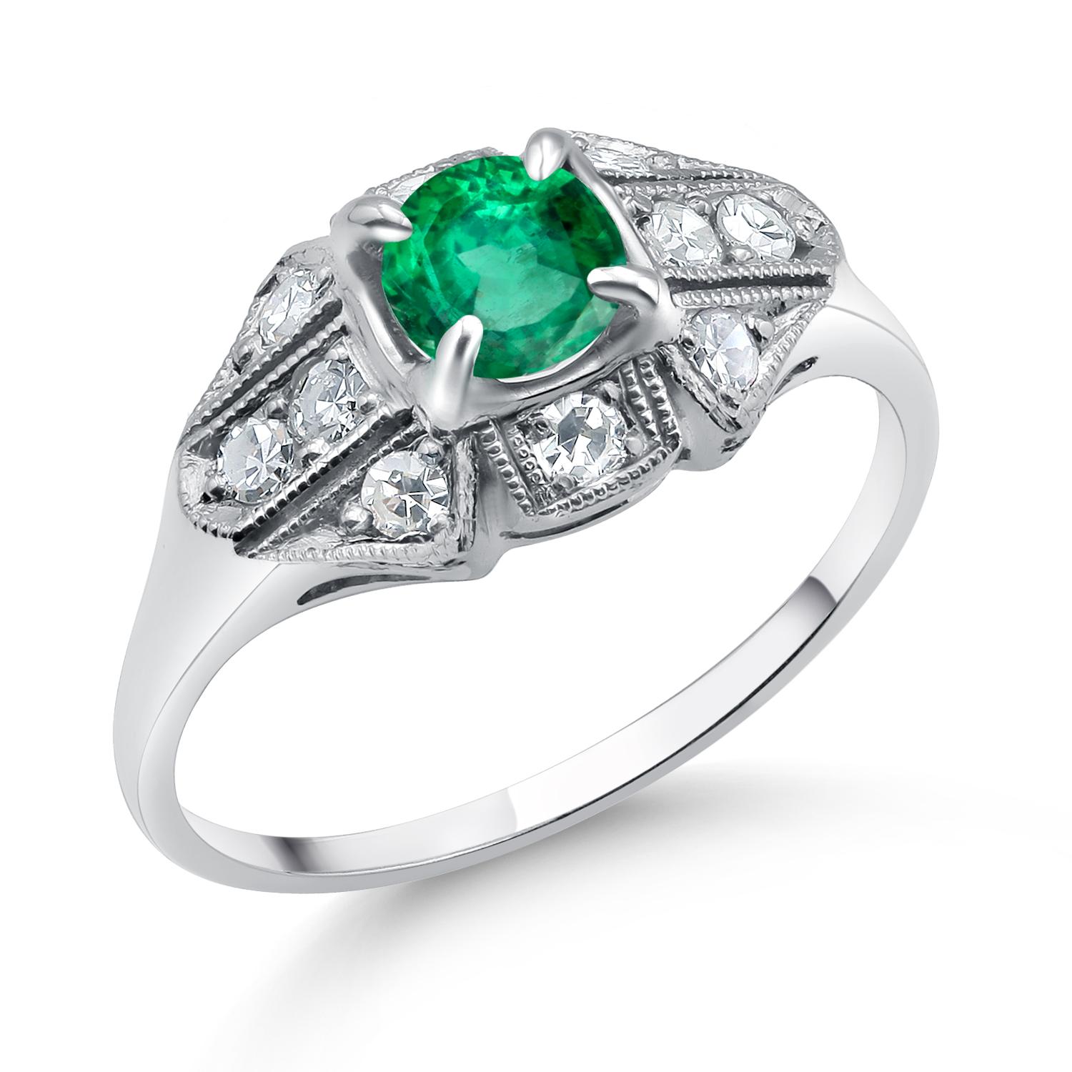Women's Emerald Diamond 0.90 Carat Vintage Platinum Filigree Milgrain Trim Size 6.5 Ring For Sale