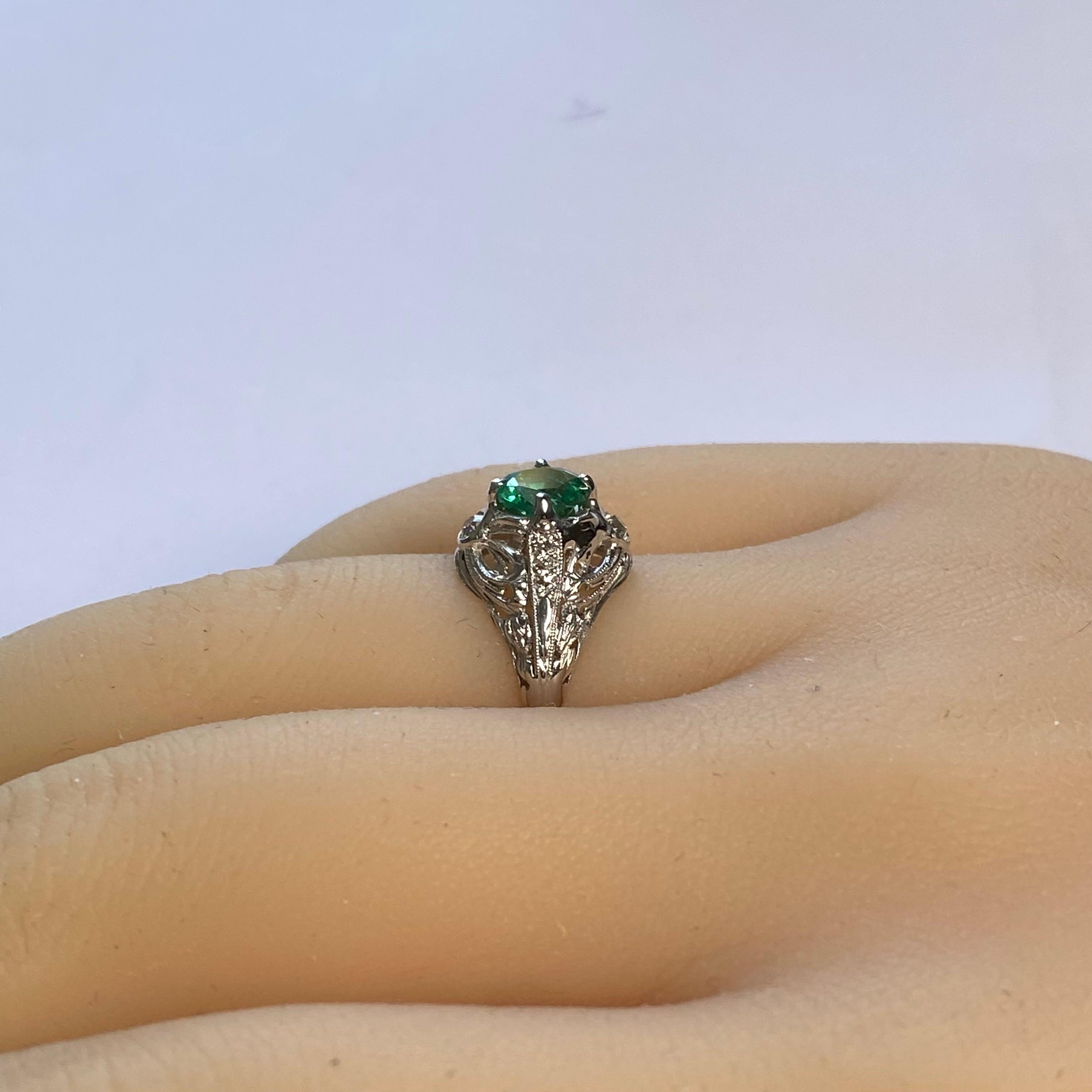 Smaragd-Diamant 0,92 Karat Vintage Platin Filigraner Milgrain-Besatz-Ring mit Smaragd Damen im Angebot
