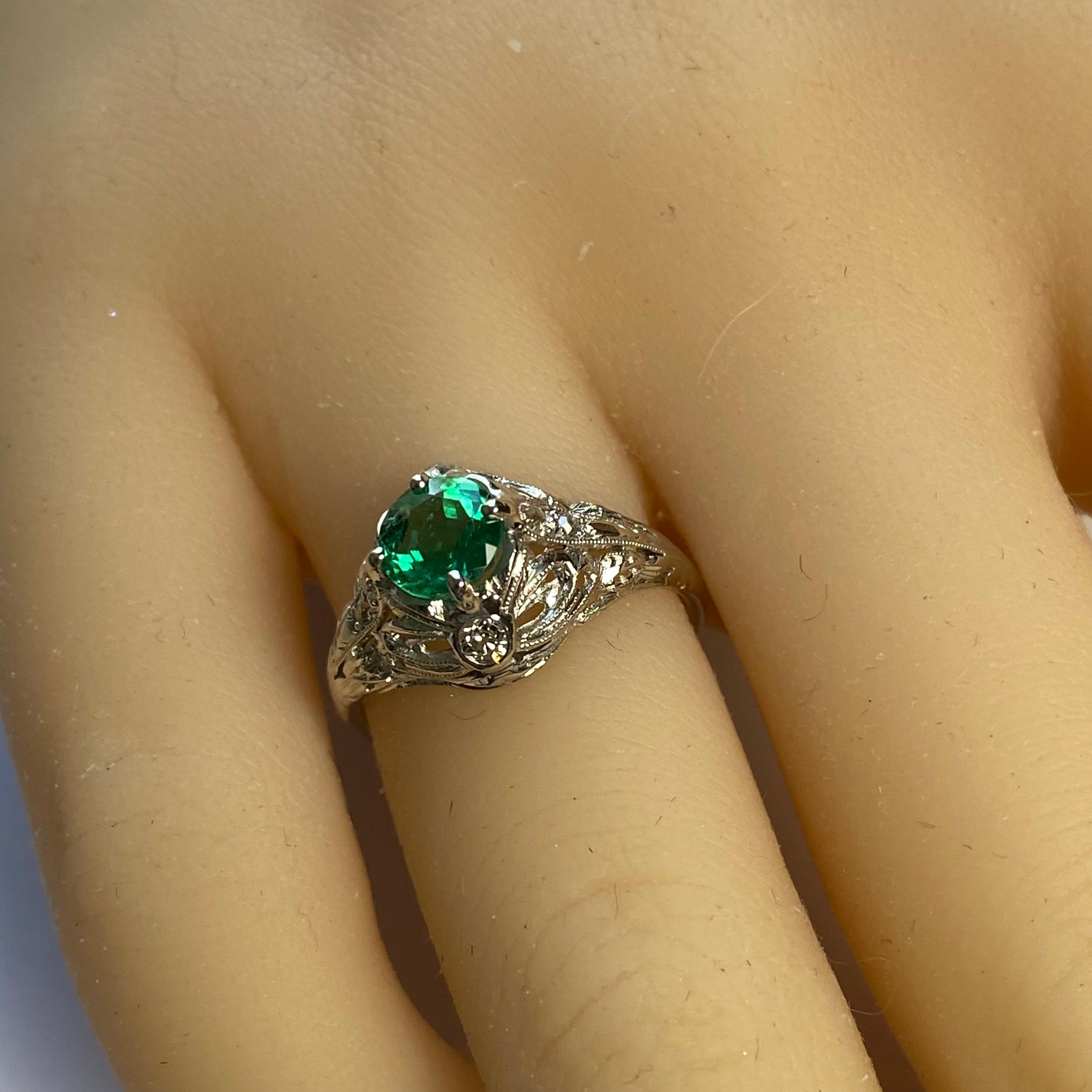 Contemporary Emerald Diamond 0.92 Carat Vintage Platinum Filigree Milgrain Trim Ring For Sale
