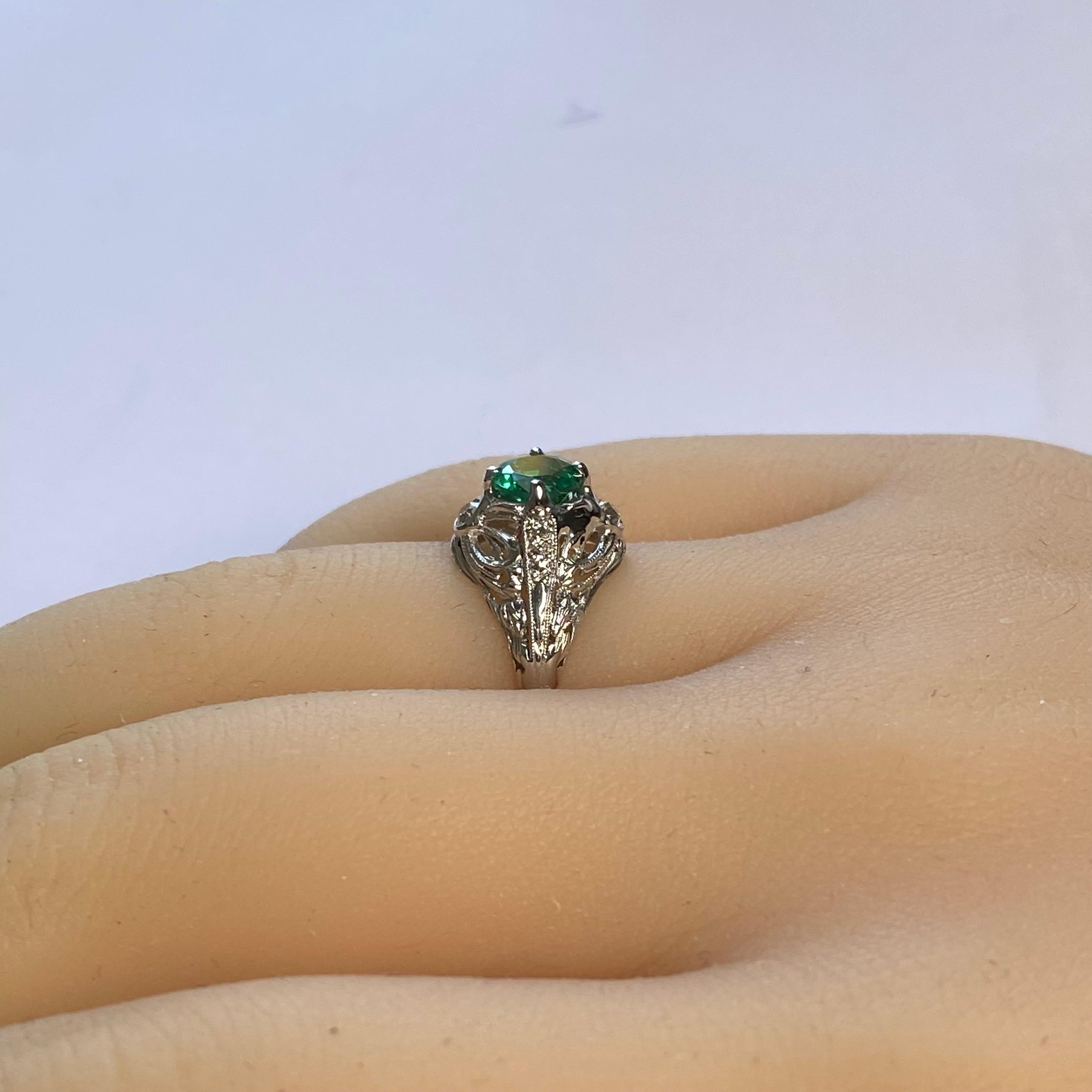 Smaragd-Diamant 0,92 Karat Vintage Platin Filigraner Milgrain-Besatz-Ring mit Smaragd im Angebot 4