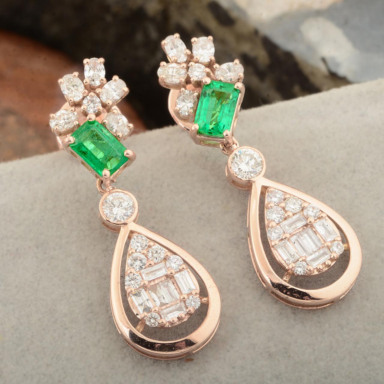 Smaragd-Diamant-Ohrringe aus 14 Karat Gold (Smaragdschliff) im Angebot