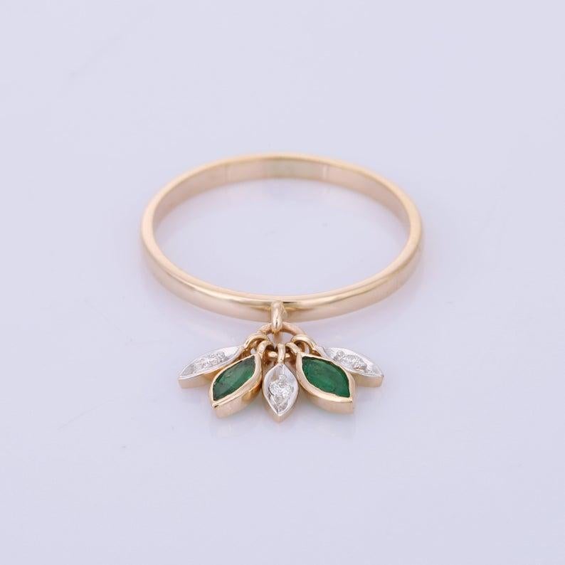 Modern Emerald Diamond 14 Karat Gold Grass Dew Drop Ring For Sale