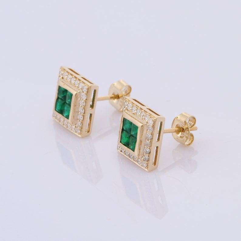 Moderno Orecchini quadrati con diamante smeraldo in oro 14 carati in vendita