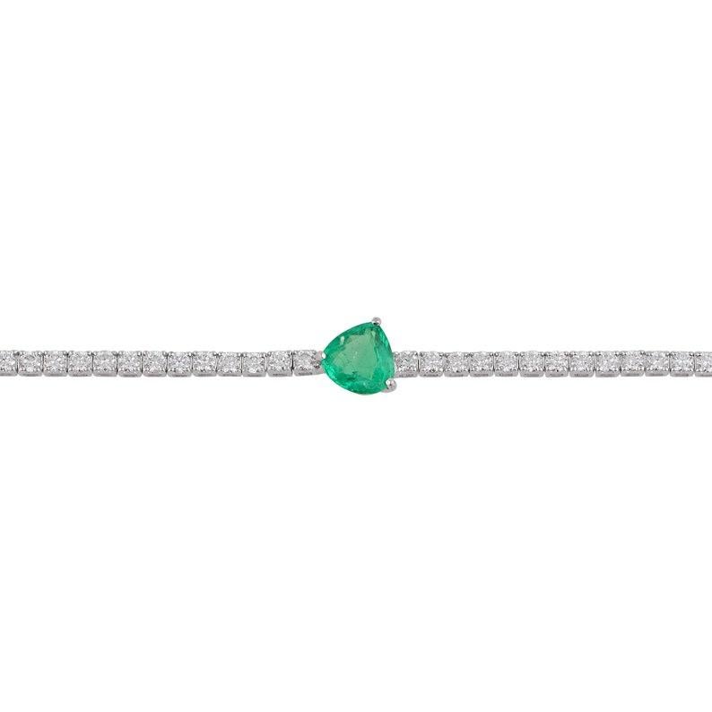 Modern Emerald Diamond 14 Karat Gold Tennis Bracelet For Sale