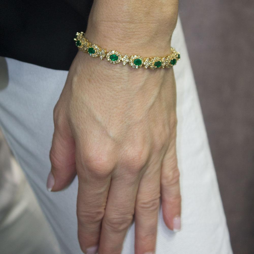 Oval Cut Emerald Diamond 14 Karat Yellow Gold Link Bracelet