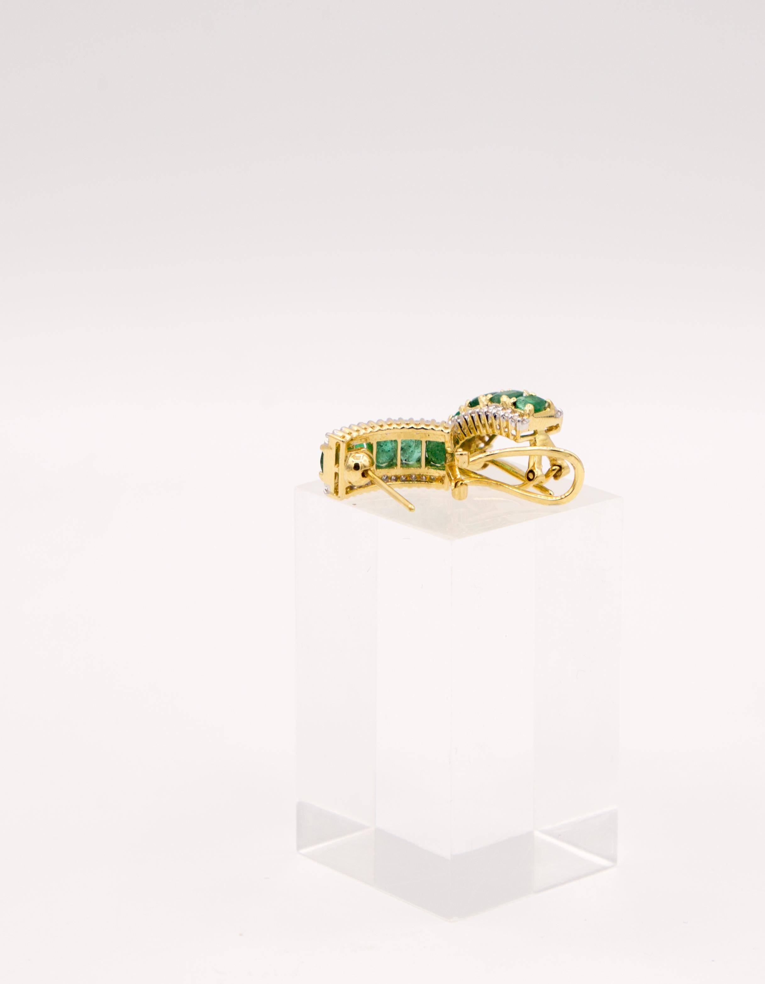 Women's Emerald diamond 18 k gold clip earrings For Sale