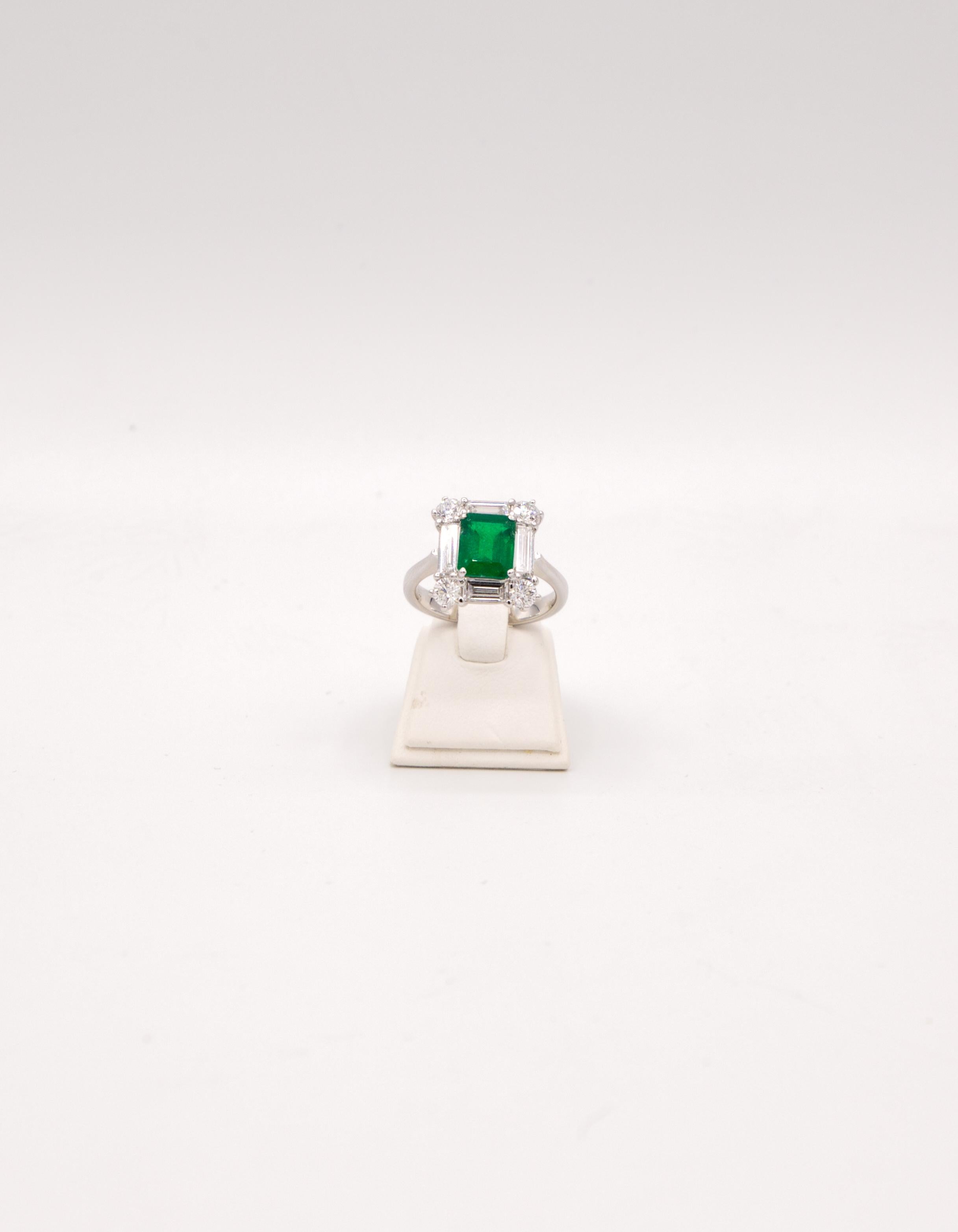 Emerald Diamond 18 k gold In New Condition For Sale In Bad Kissingen, DE