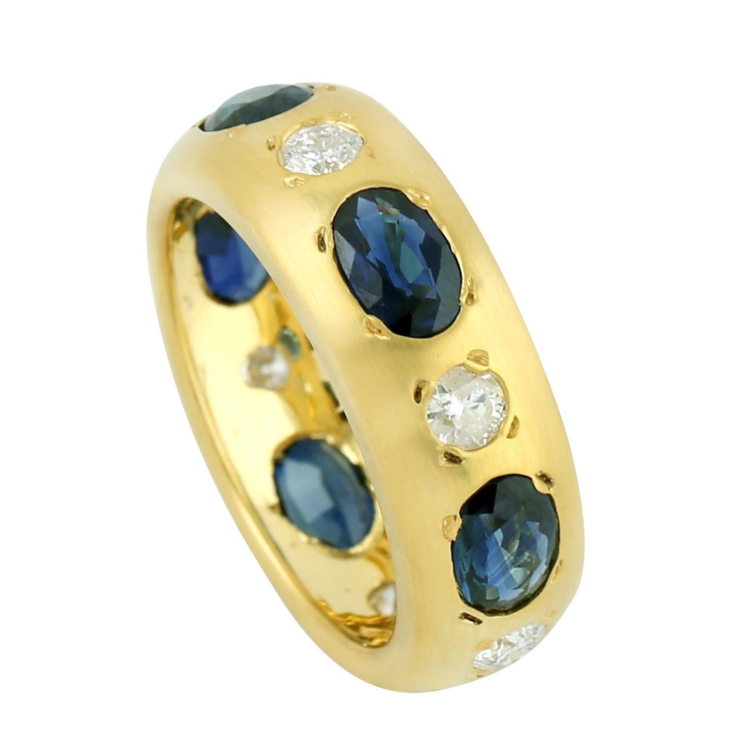 For Sale:  Emerald Diamond 18 Karat Gold Band Ring 12