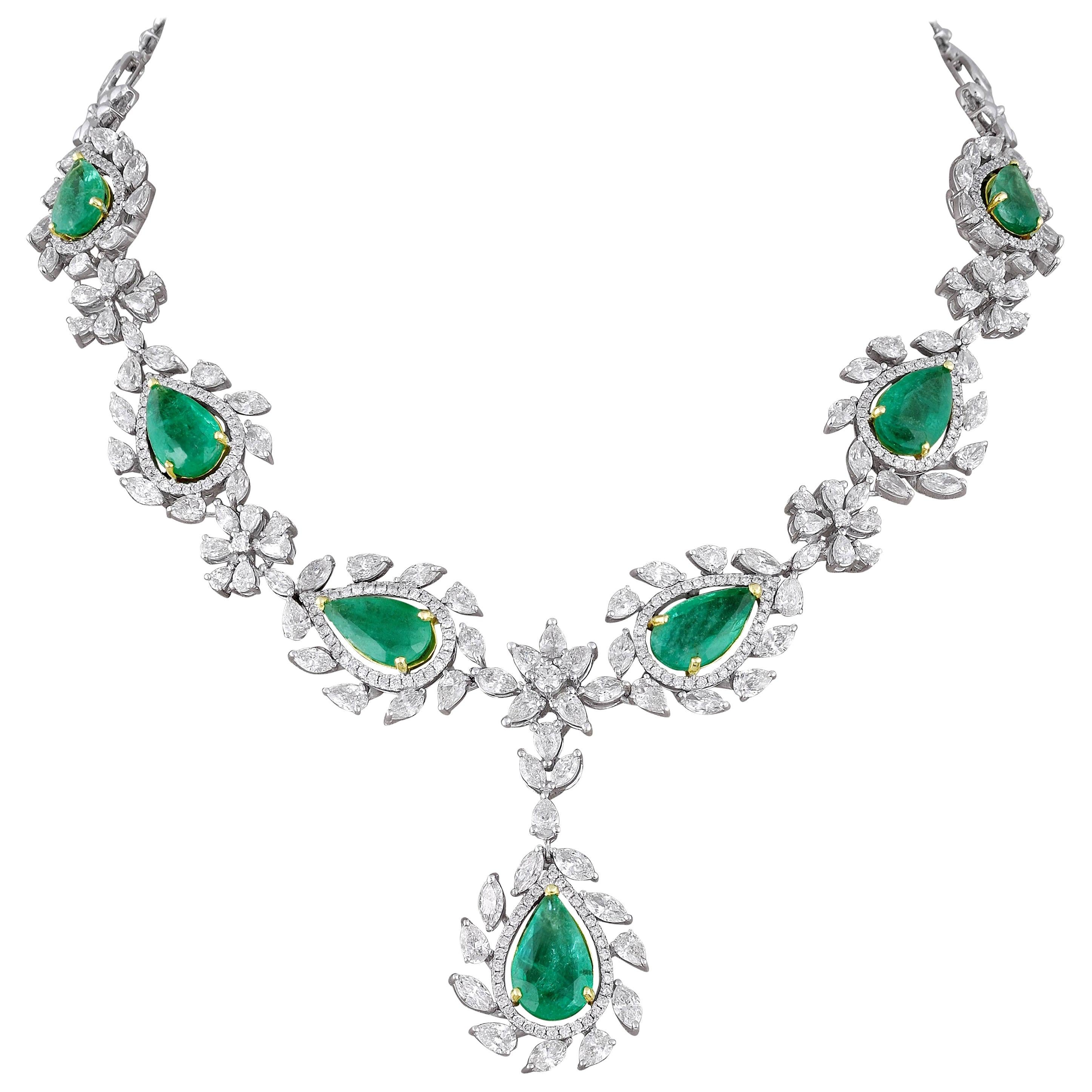 Emerald Diamond 18 Karat Gold Necklace with Earrings