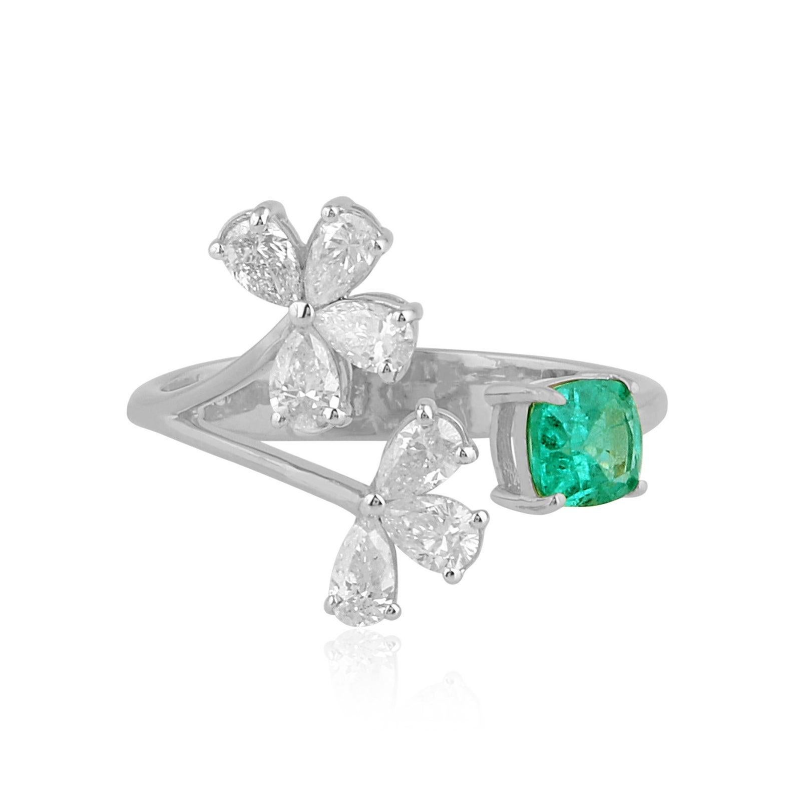 For Sale:  Emerald Diamond 18 Karat Gold Open Ring 5