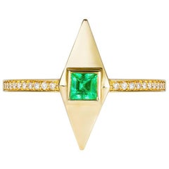 Emerald Diamond 18 Karat Gold Pyramid Engagement Ring