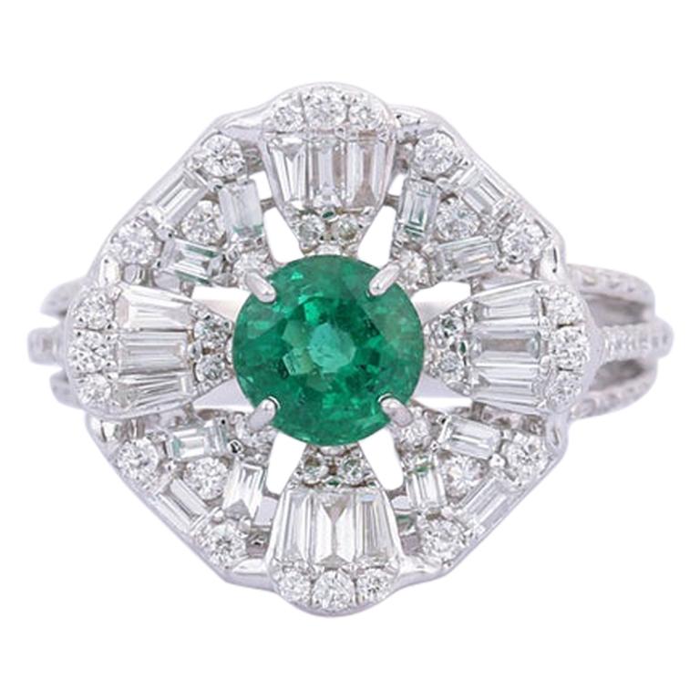 Emerald Diamond 18 Karat Gold Ring For Sale