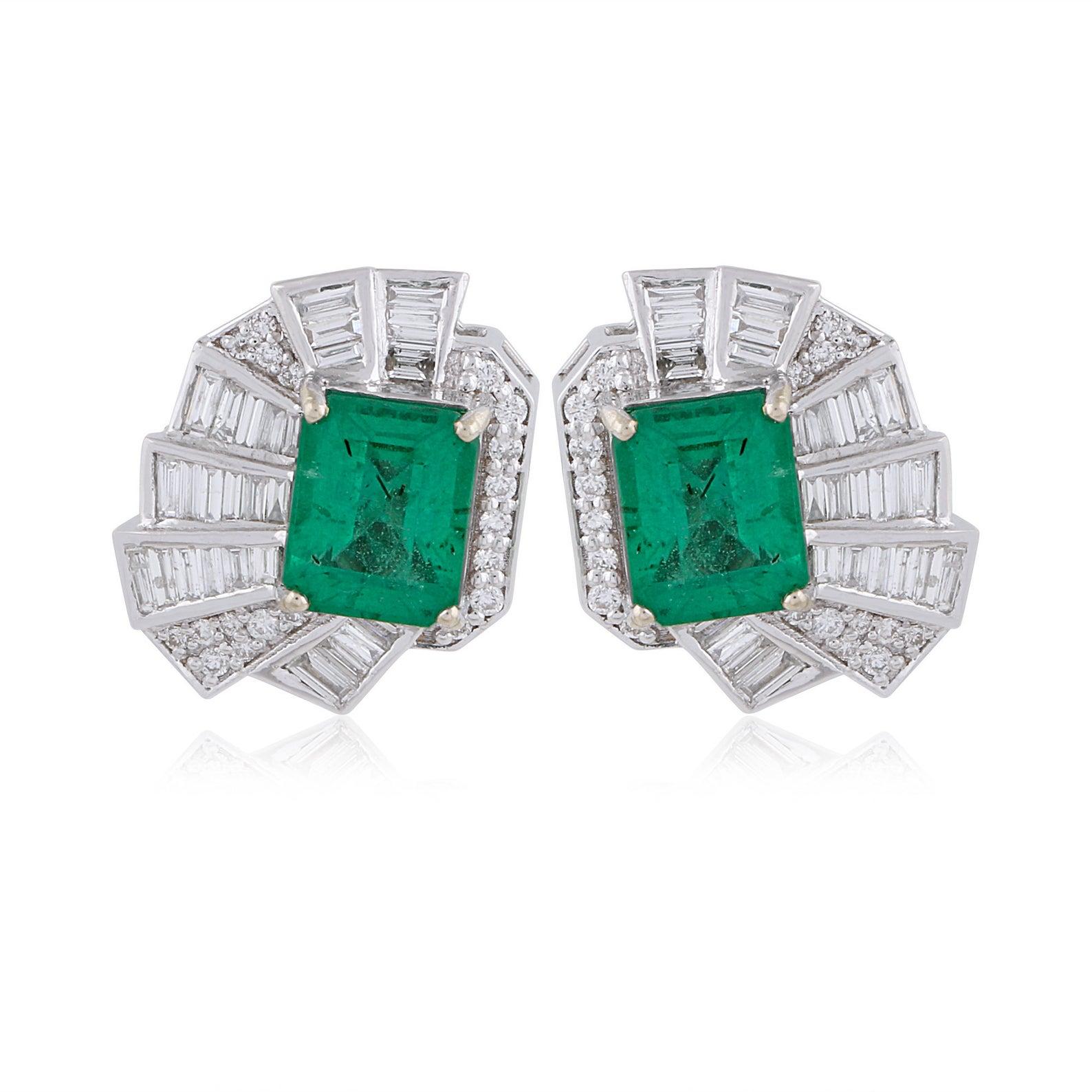 Modern Emerald Diamond 14 Karat Gold Stud Earrings For Sale