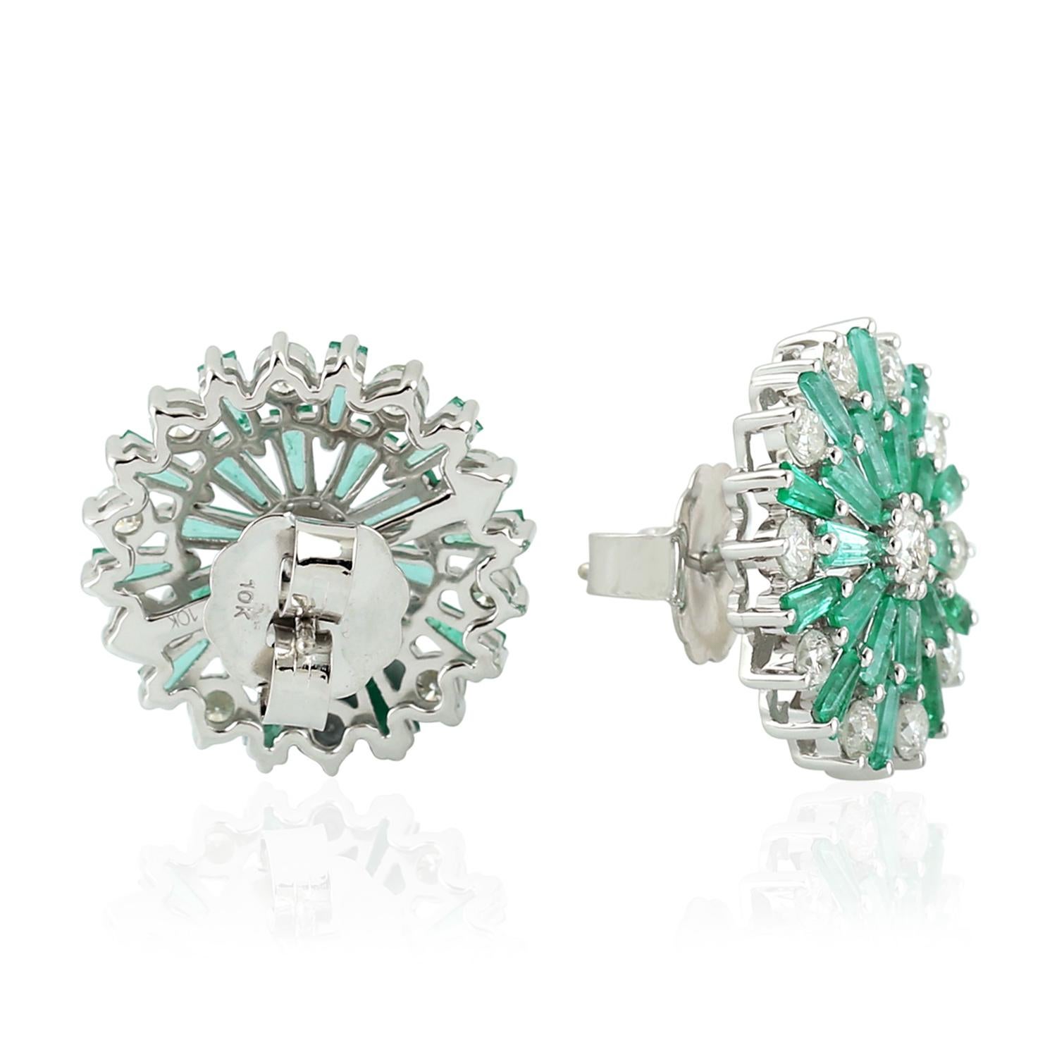 Modern Emerald Diamond 14 Karat Gold Stud Earrings For Sale
