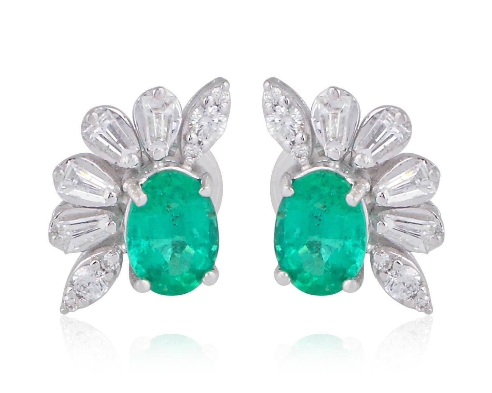 Mixed Cut Emerald Diamond 18 Karat Gold Stud Earrings For Sale