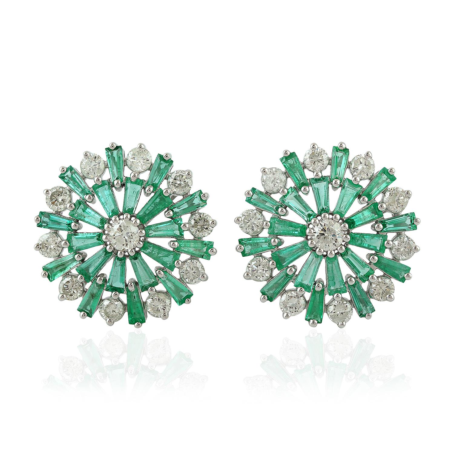 Baguette Cut Emerald Diamond 14 Karat Gold Stud Earrings For Sale