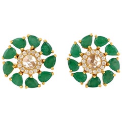 Clous d'oreilles en or 18 carats avec émeraudes et diamants