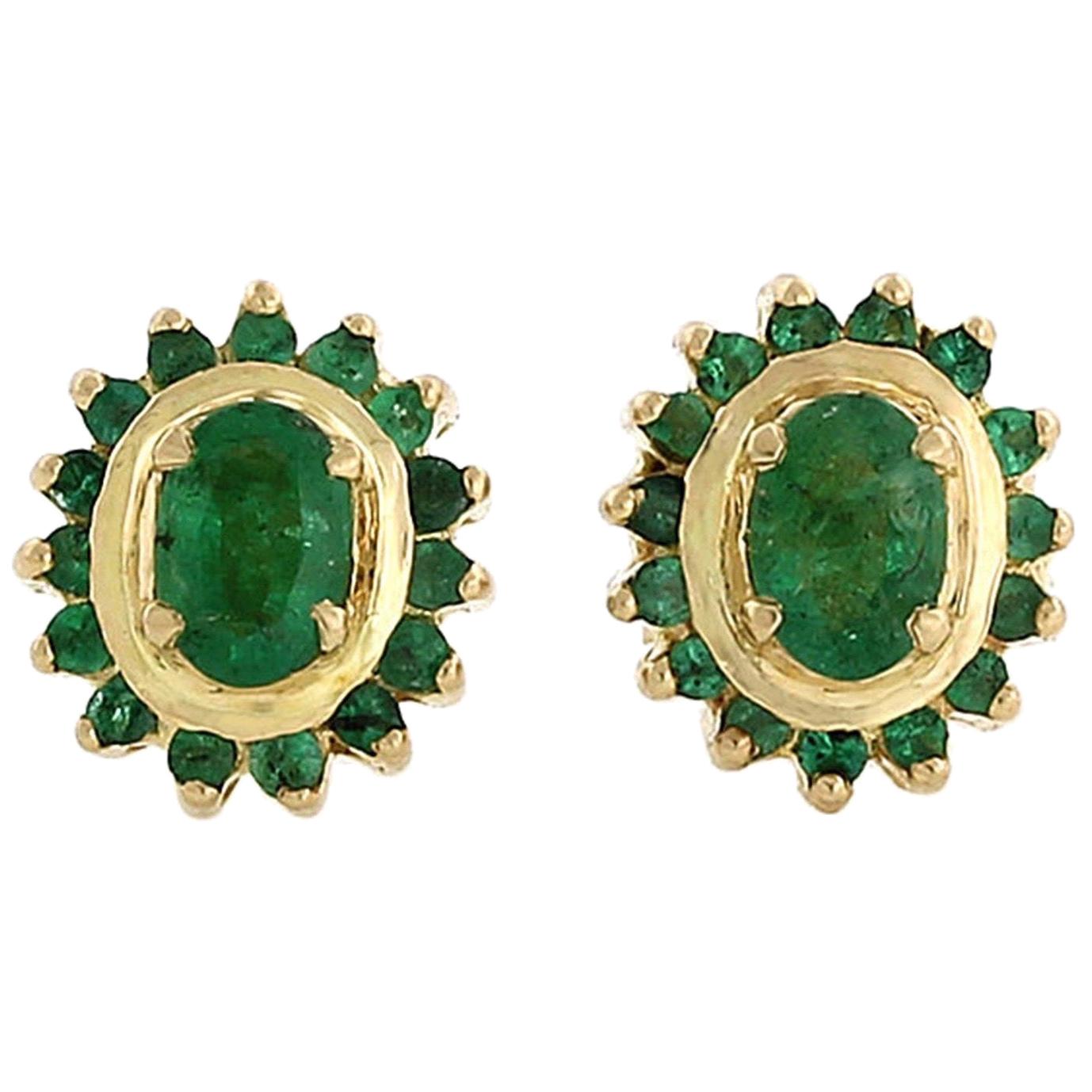 Emerald 18 Karat Gold Stud Earrings For Sale