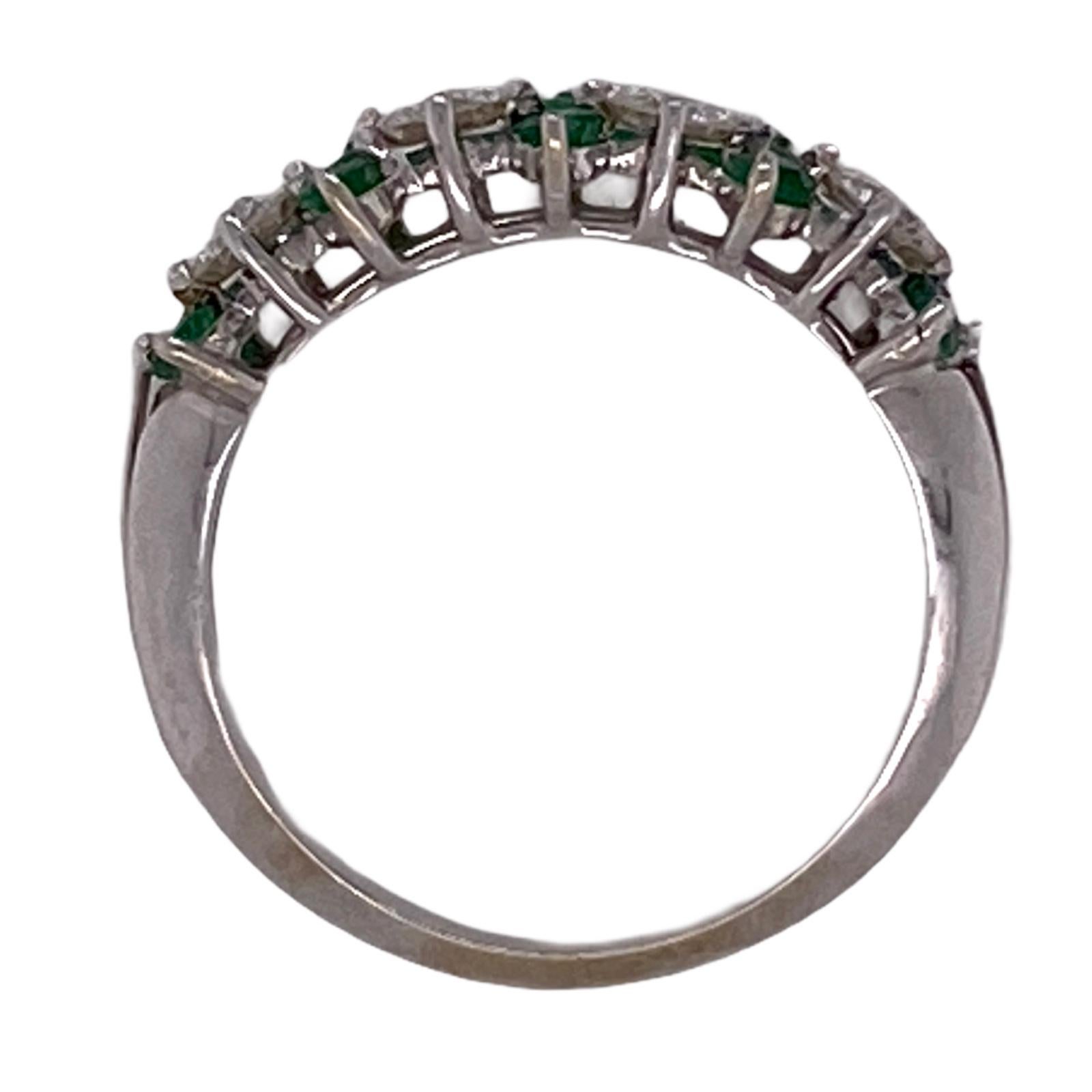 Round Cut Emerald Diamond 18 Karat White Gold Estate Band Ring