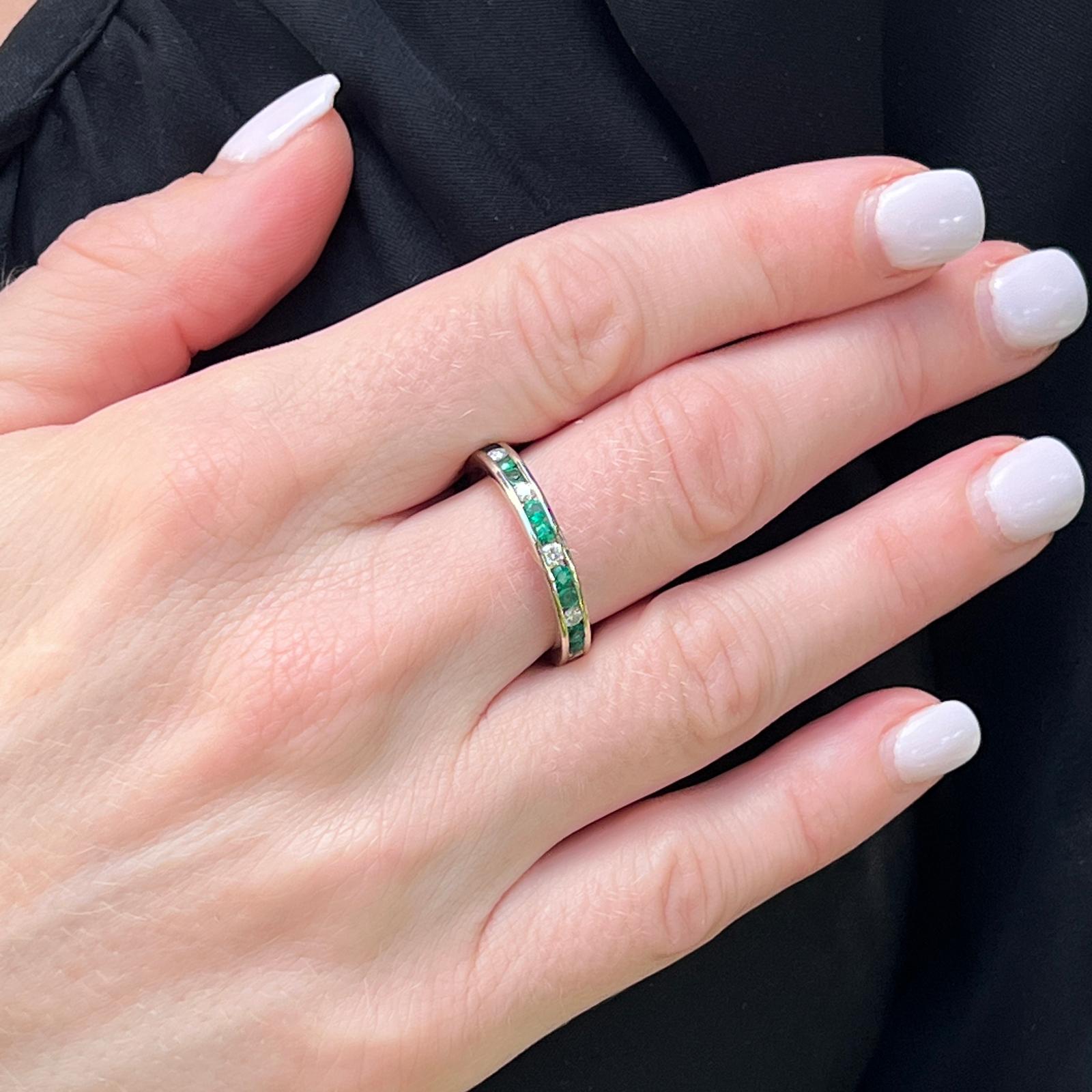 Modern Emerald Diamond 18 Karat White Gold Eternity Wedding Band Ring