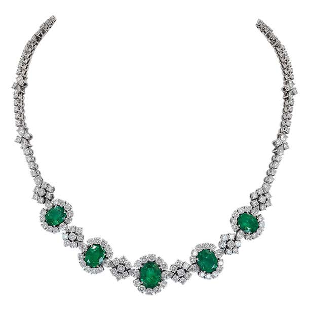 Emerald Diamond 18 Karat White Gold Necklace For Sale at 1stDibs