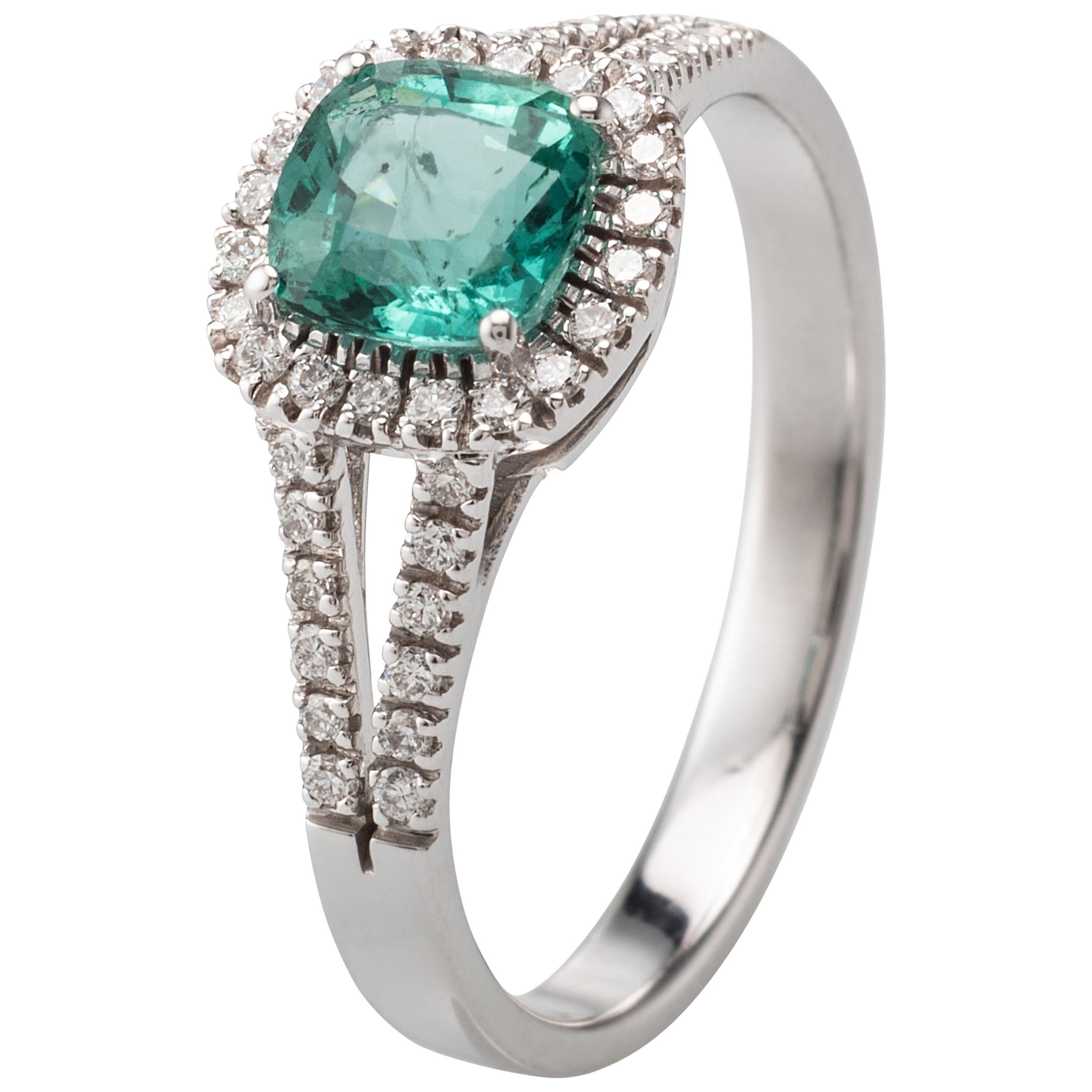 Emerald Diamond 18 Karat White Gold Ring For Sale