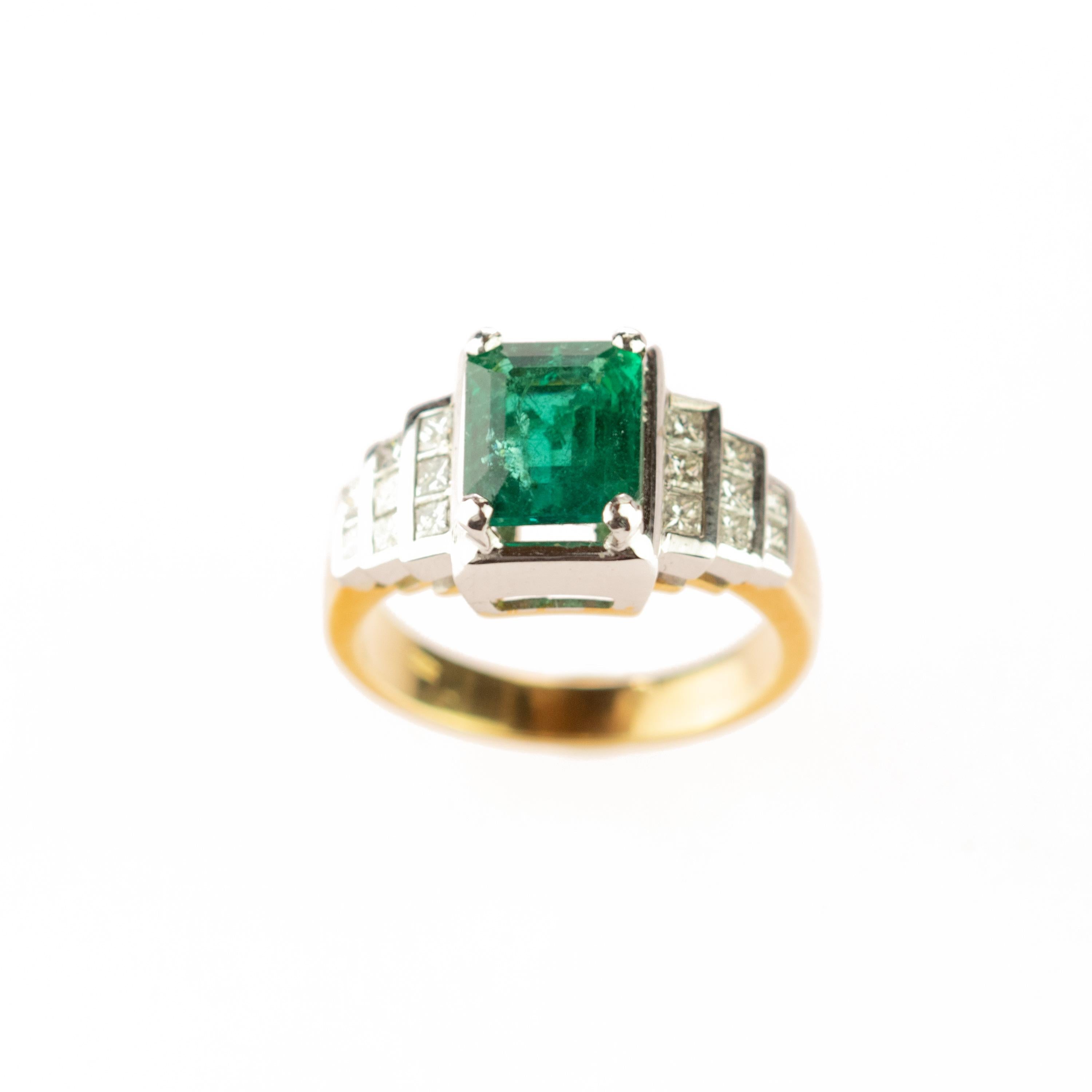 Emerald Diamond 18 Karat White Yellow Gold Pyramid Cocktail AIG Certified Ring For Sale 2
