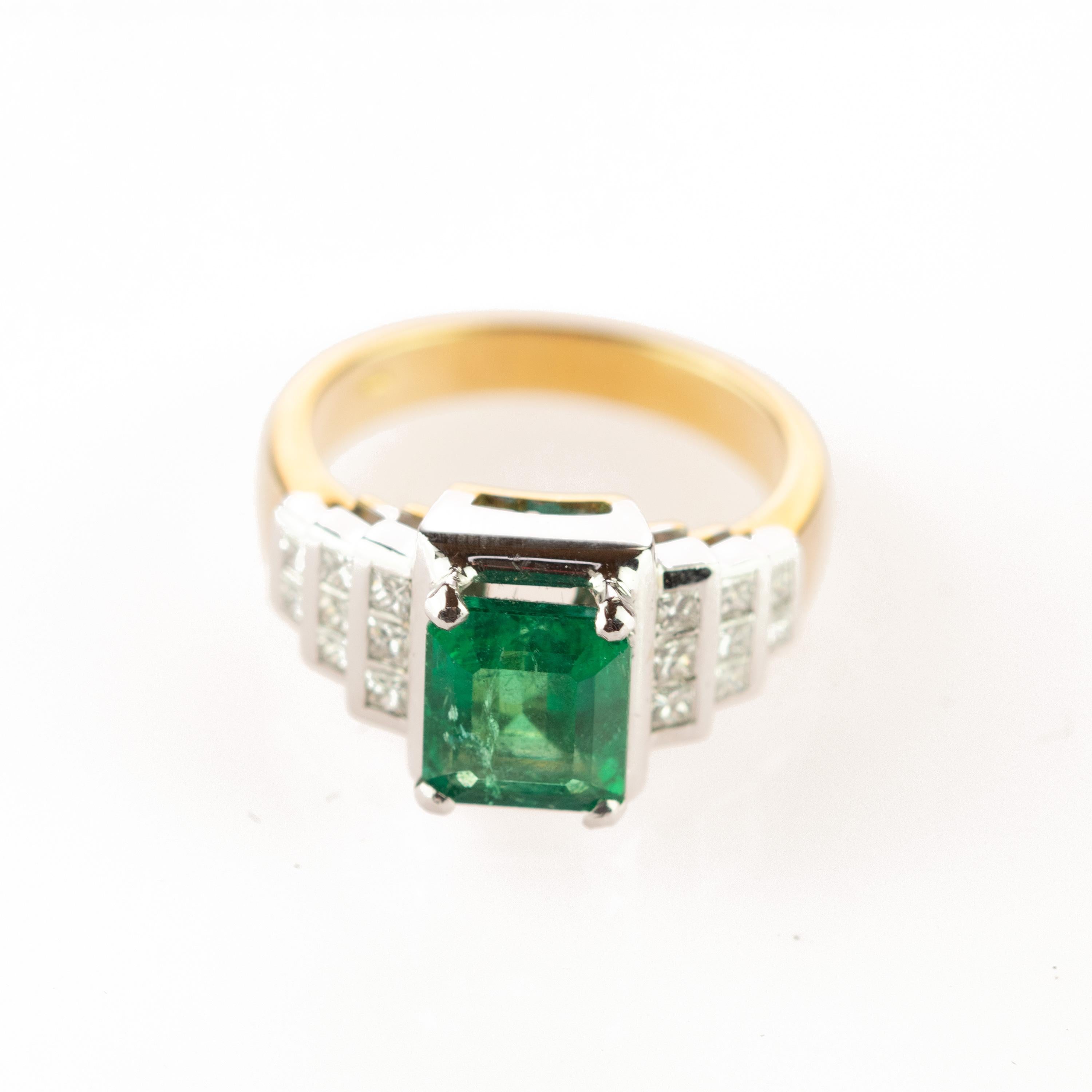 Emerald Diamond 18 Karat White Yellow Gold Pyramid Cocktail AIG Certified Ring For Sale 3