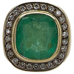 Emerald Diamond 18 Karat Yellow Gold Cocktail Ring