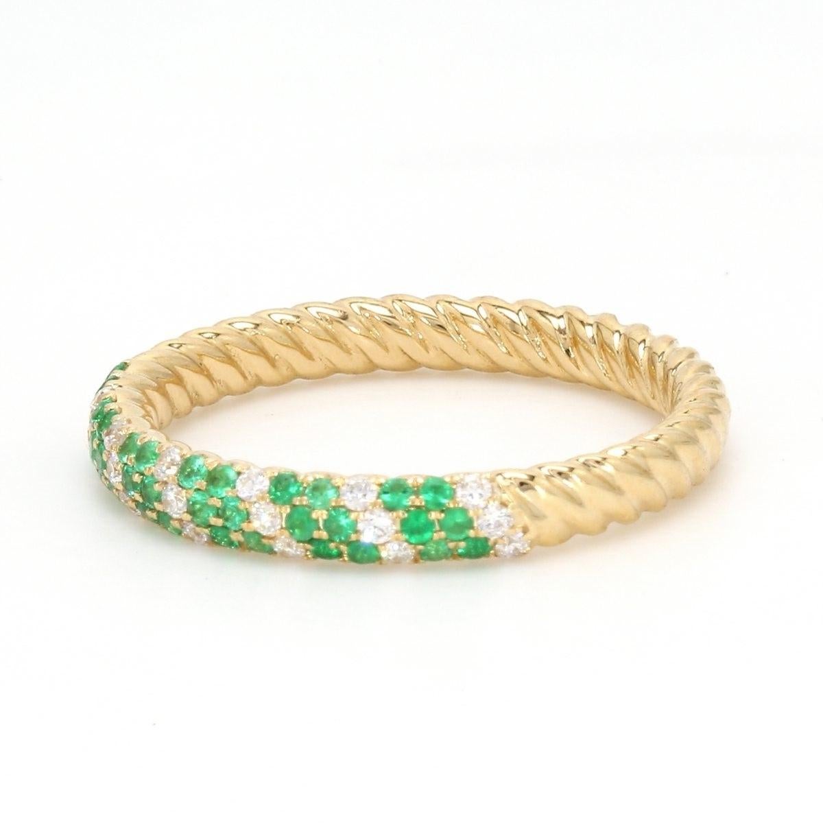 Contemporary Emerald Diamond 18 Karat Yellow Gold Ring Band For Sale