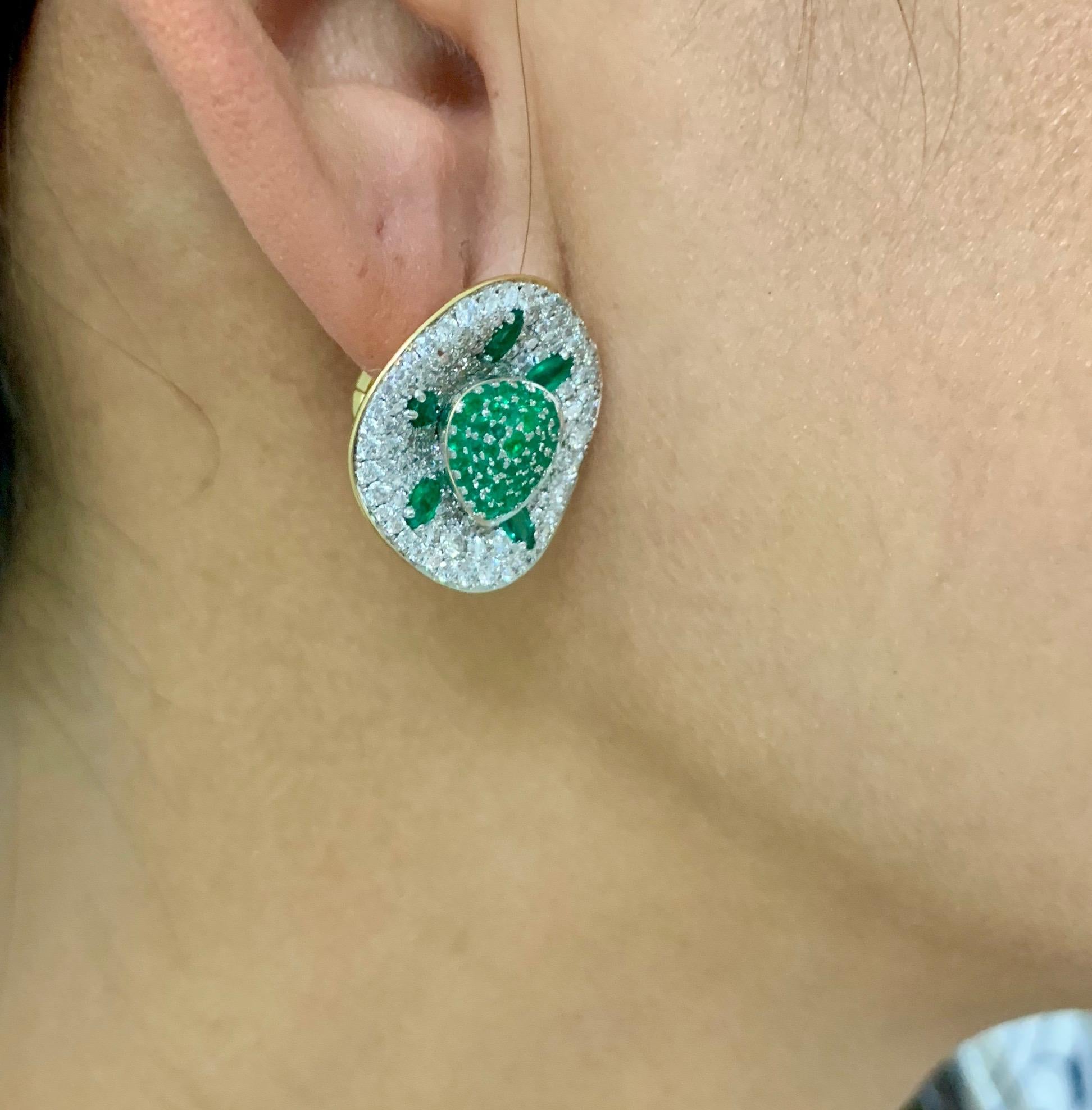 Emerald Diamond 18 Karat Yellow Gold Ring Earrings Suite 3