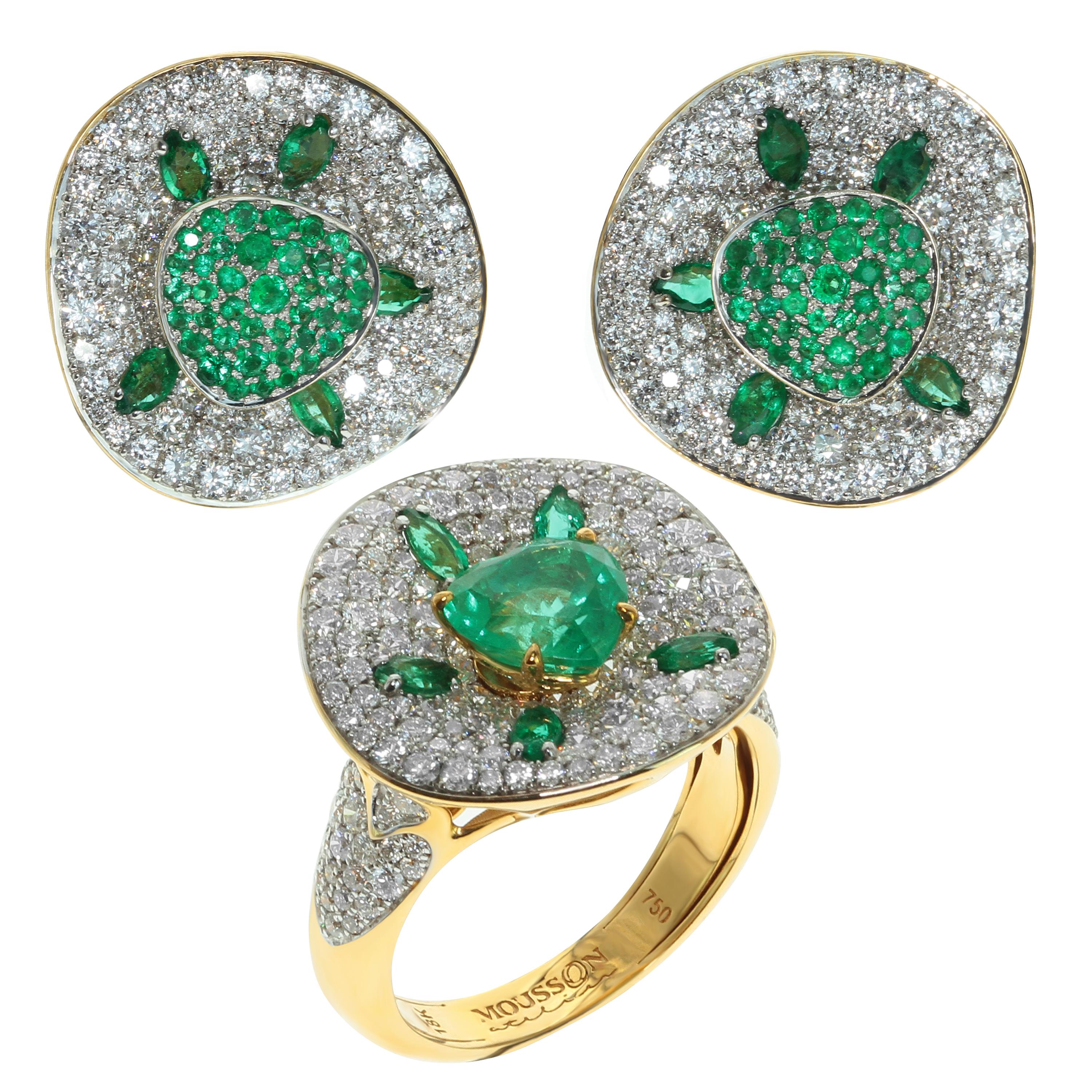 Emerald Diamond 18 Karat Yellow Gold Ring Earrings Suite For Sale