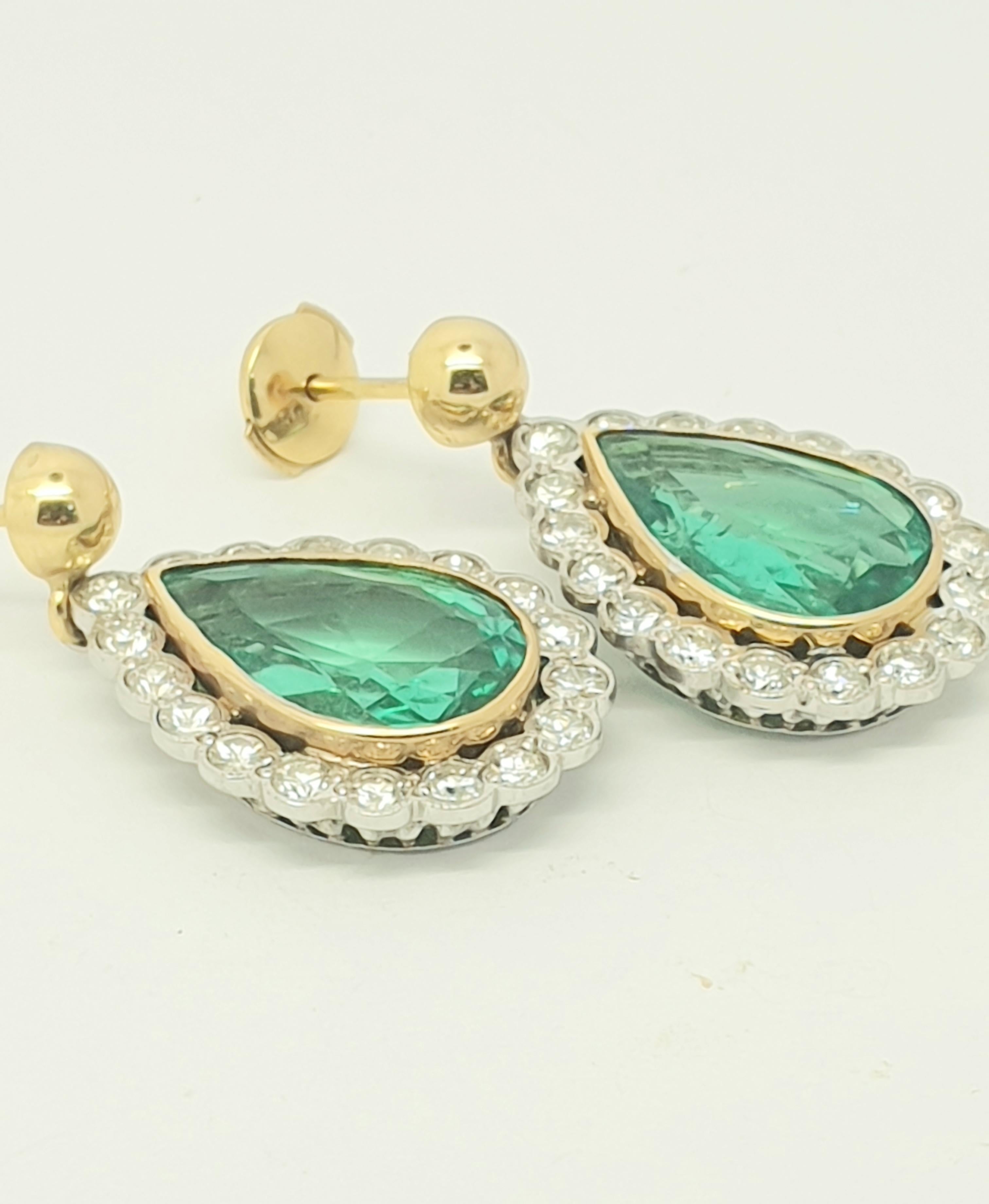 Retro Emerald Diamond 18 Karat Gold Cluster Earrings For Sale