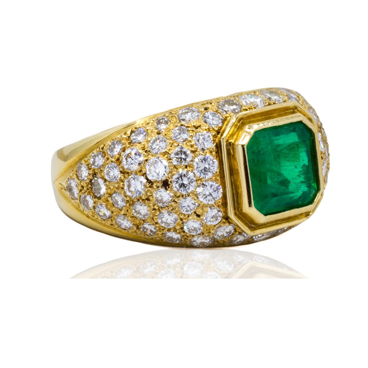 Emerald Diamond 18K Gold  Ring In Excellent Condition For Sale In Sarasota, FL