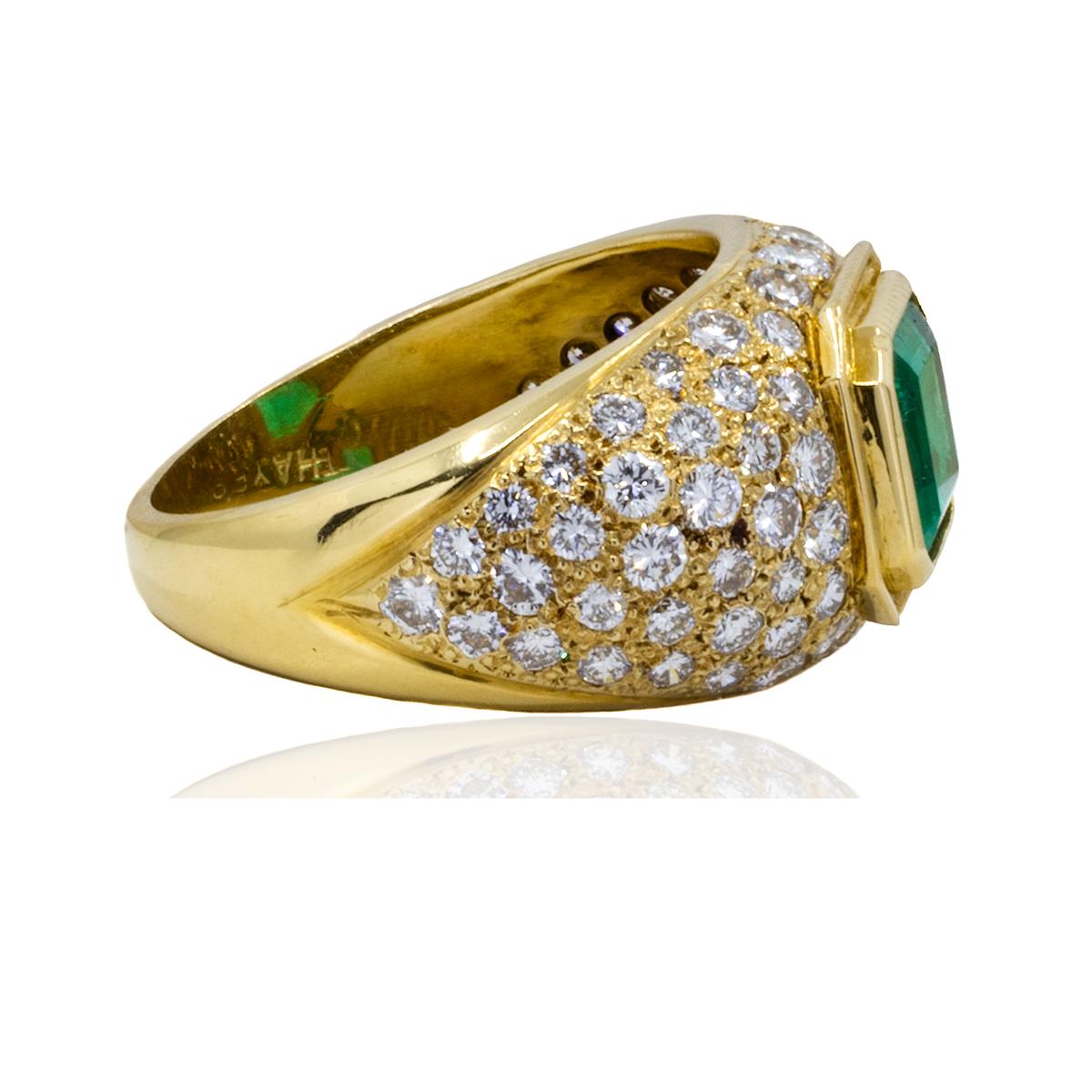 Women's or Men's Emerald Diamond 18K Gold  Ring For Sale