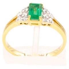 Emerald diamond 18k ring