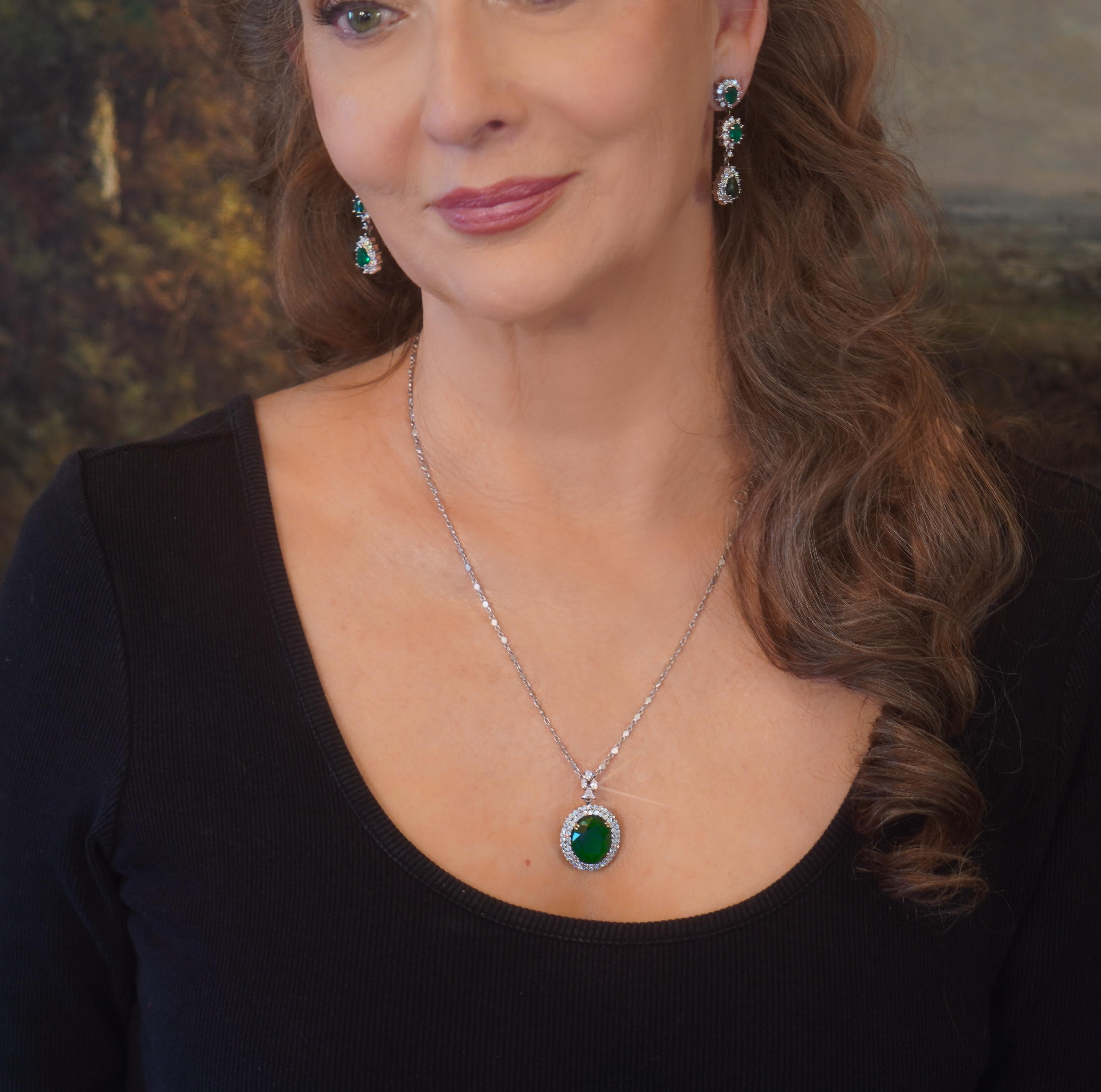 Emerald Diamond 18K Vintage Necklace GIA Certified Pendant Natural 20.04 Carats! For Sale 3