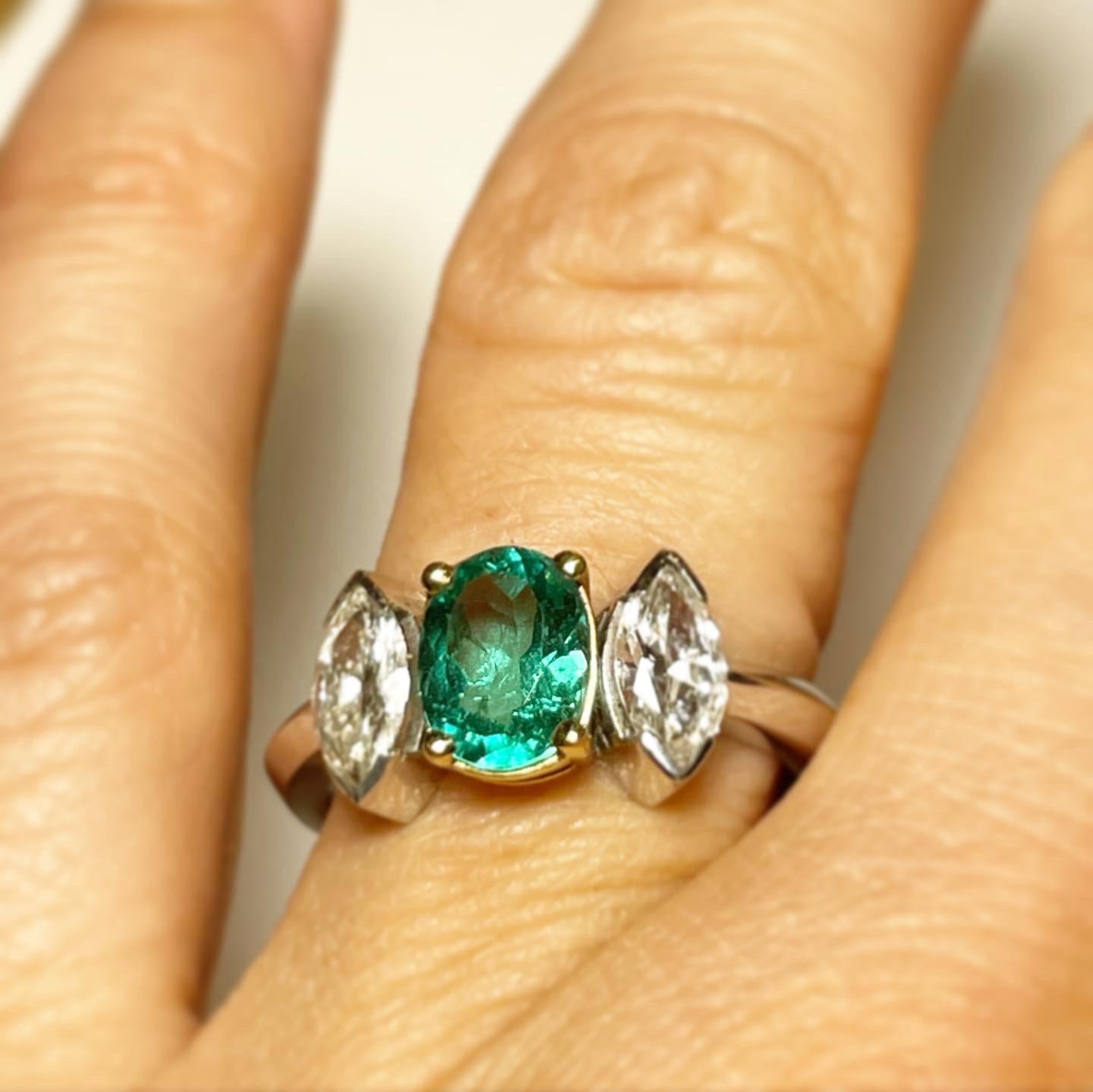 Women's or Men's Emerald Diamond 18k White Gold Three-Stone Engagement Bridal Ring