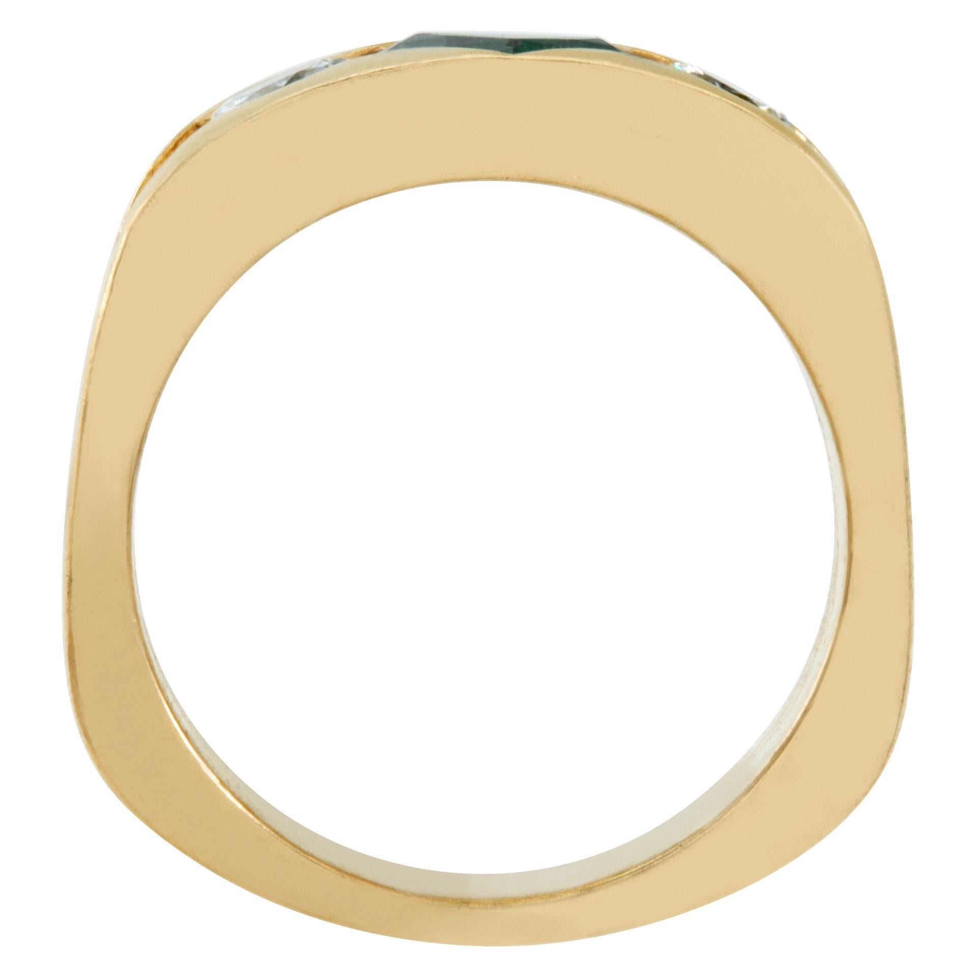 Women's Emerald & diamond 18K yellow gold ring  For Sale