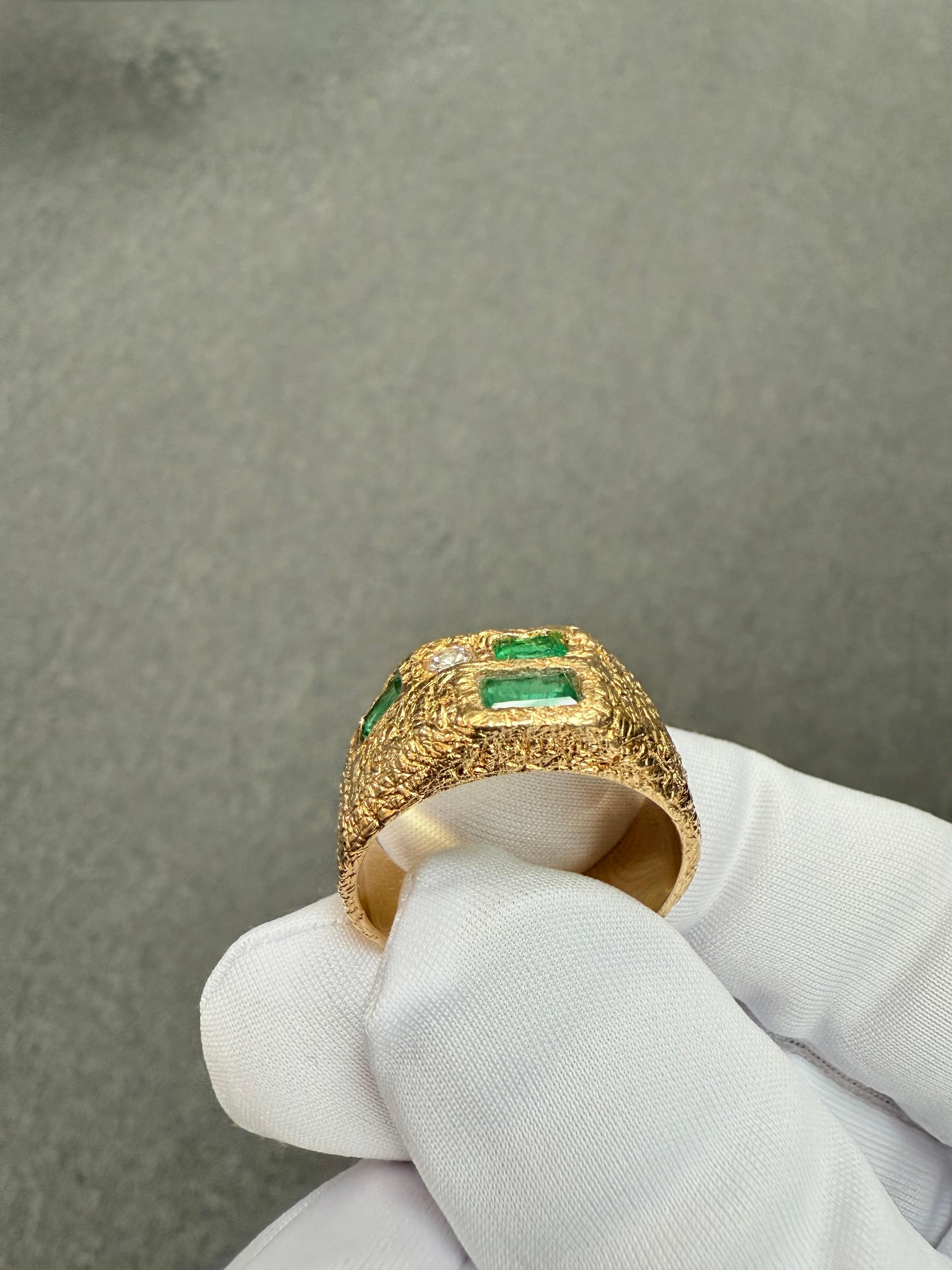 Anello con diamante smeraldo in oro giallo 18 carati misura 11,5 in vendita 6