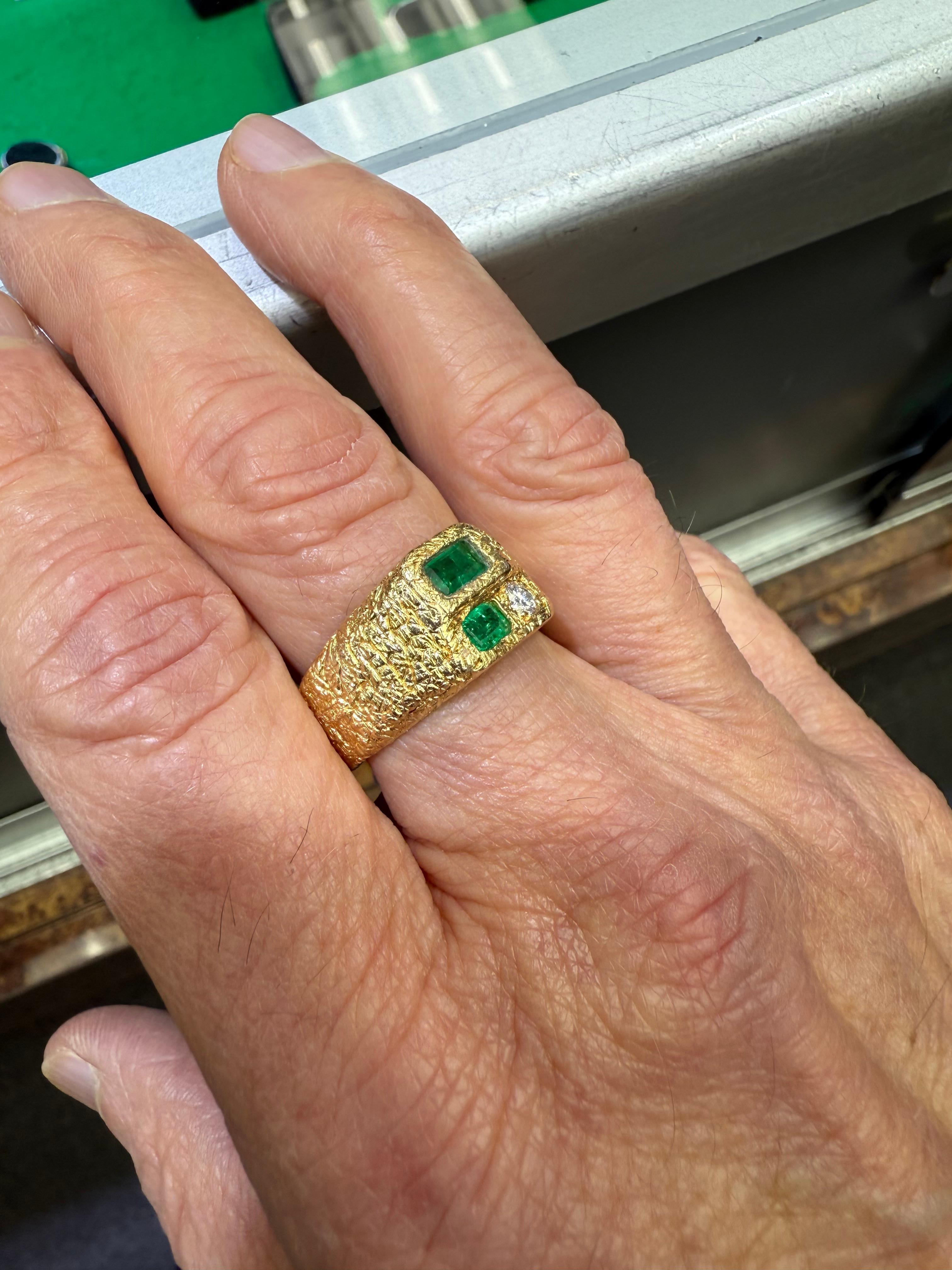 Taglio misto Anello con diamante smeraldo in oro giallo 18 carati misura 11,5 in vendita