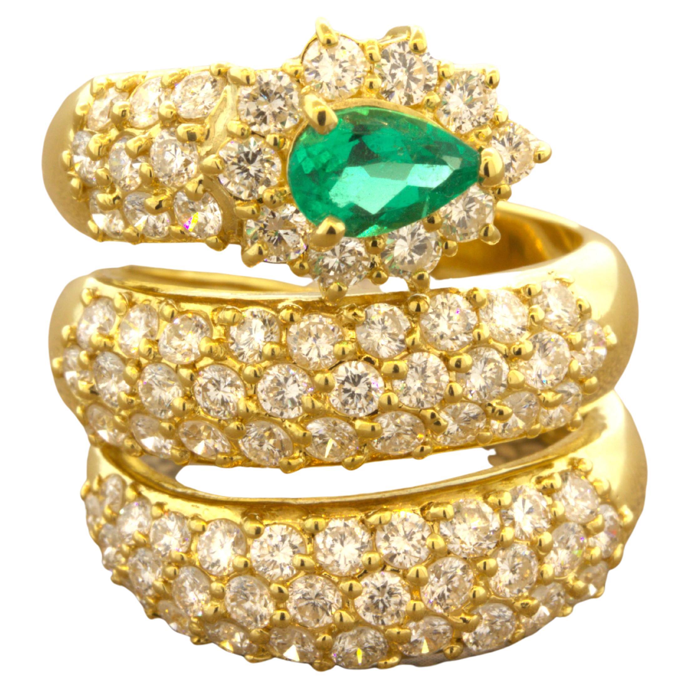 Emerald Diamond 18k Yellow Gold Snake Ring For Sale