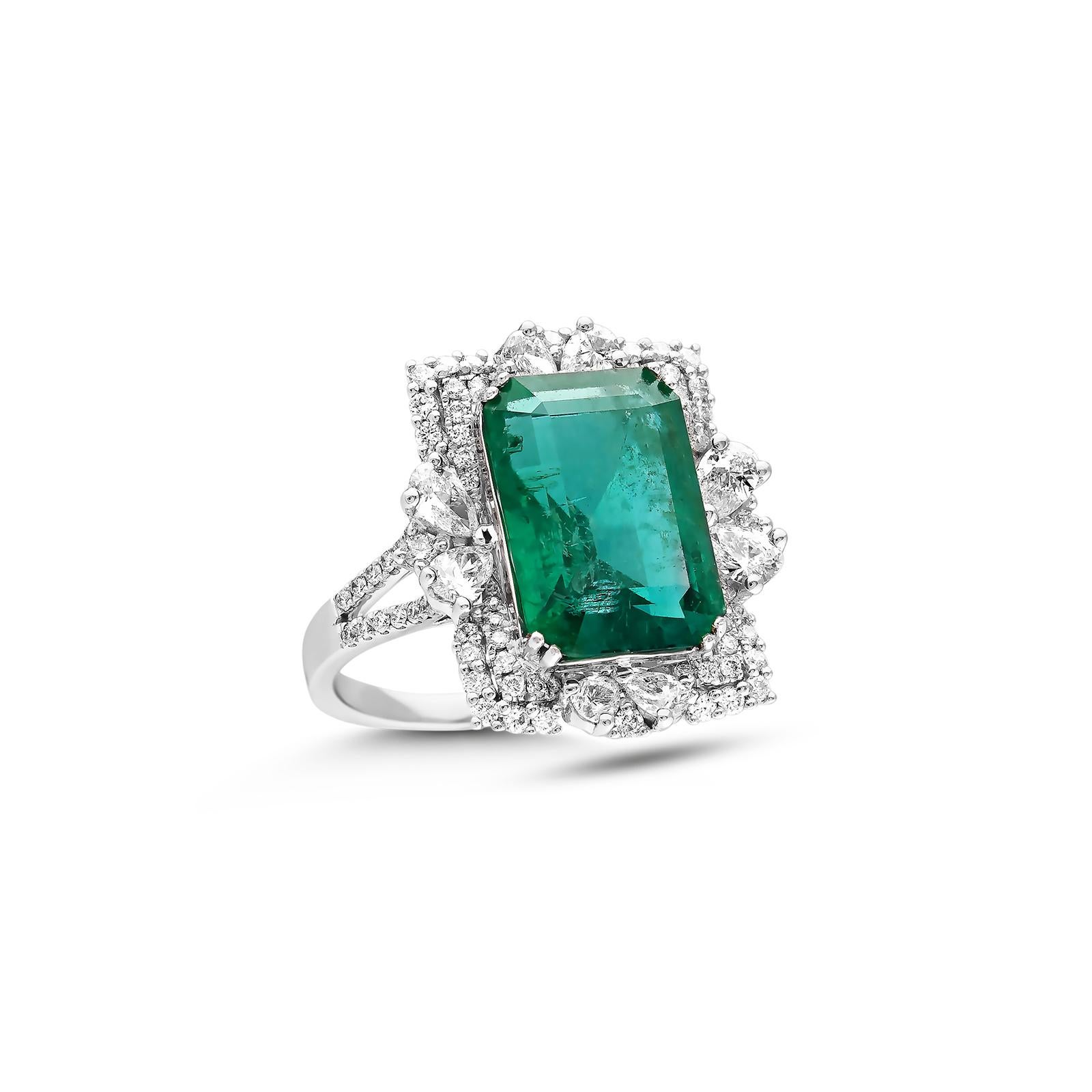 For Sale:  Emerald & Diamond 8.27 Carat 18K White Gold HRD Certified Ring 4