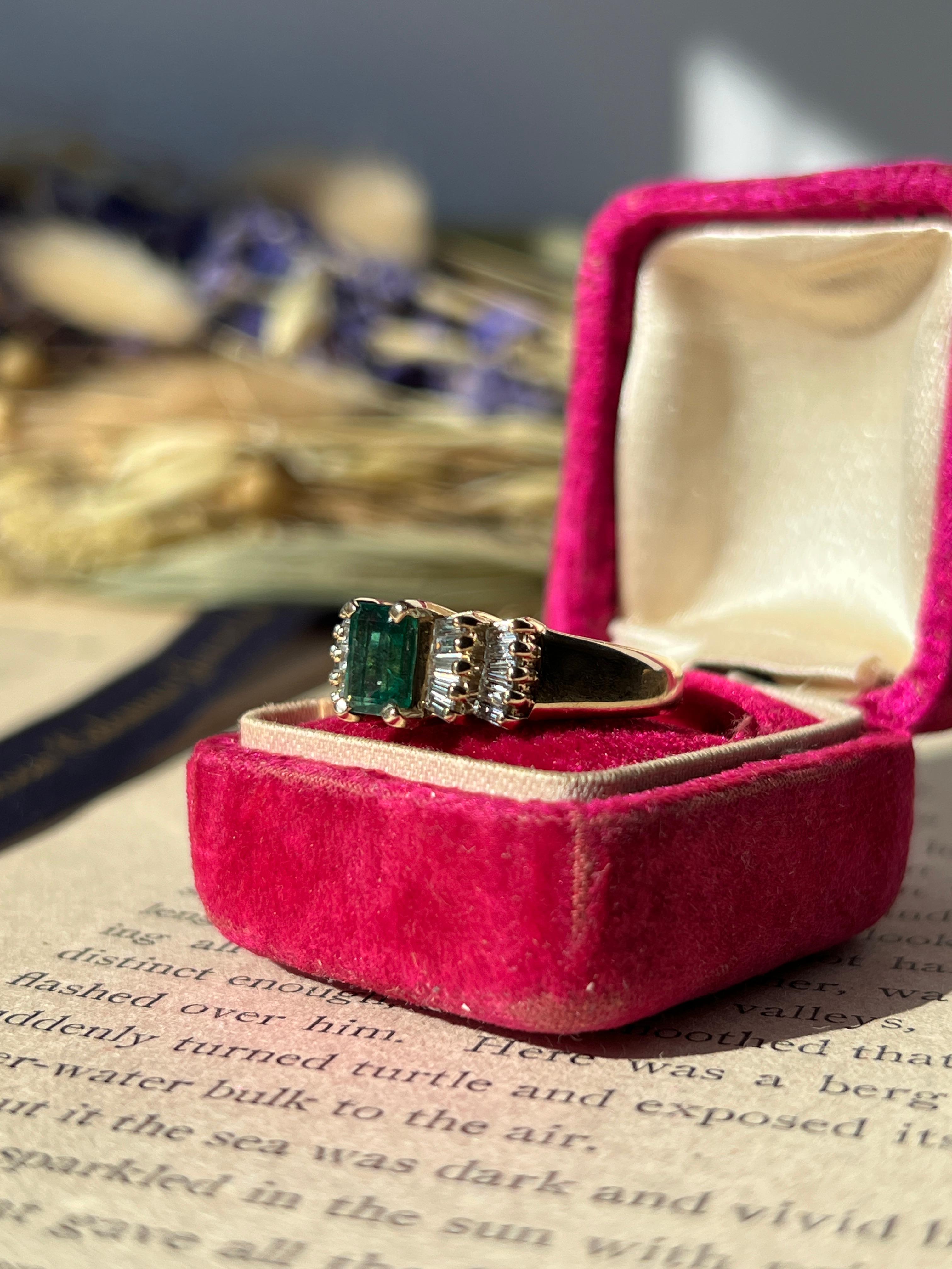 Contemporary Emerald Diamond and 14k Yellow Gold Statement Ring 1970s