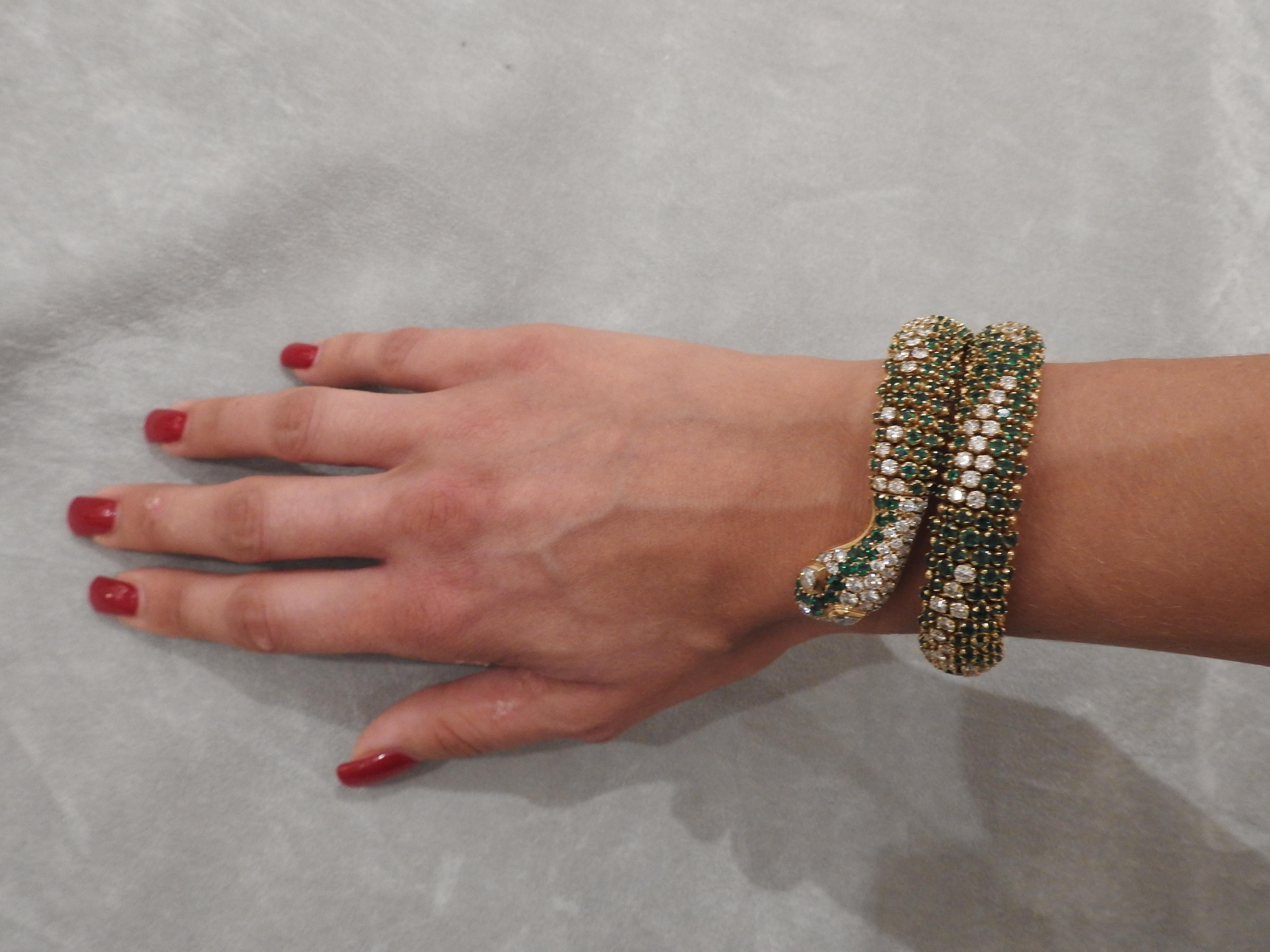 Women's Emerald, Diamond and Yellow Gold Sea Snake Bangle Bracelet For Sale