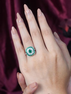 Verlobungsring im Art-Déco-Stil mit smaragdförmigem Diamanten in Kissenform aus 18-karätigem Weißgold