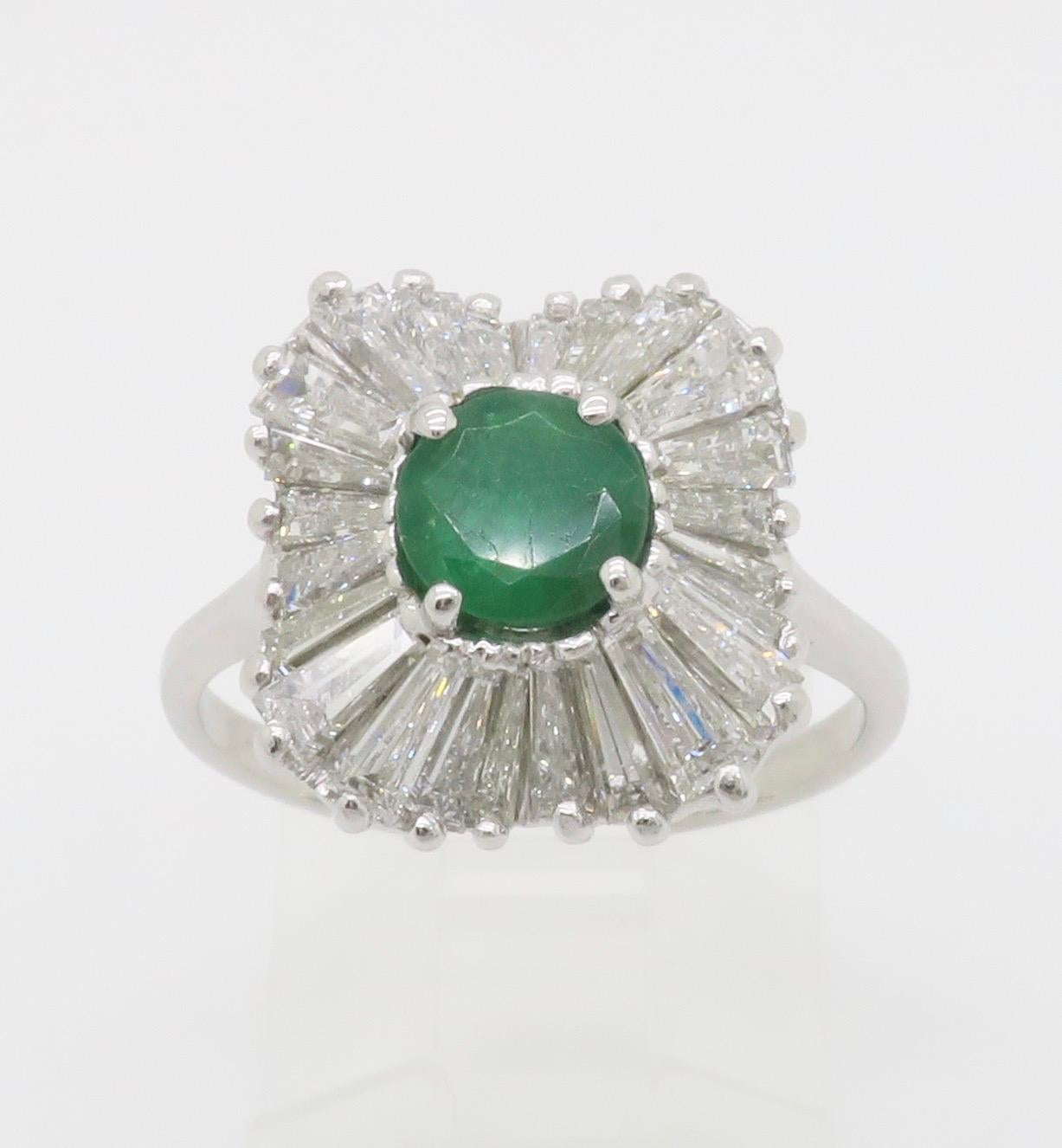 Smaragd & Diamant Ballerina Ring in Weißgold 6