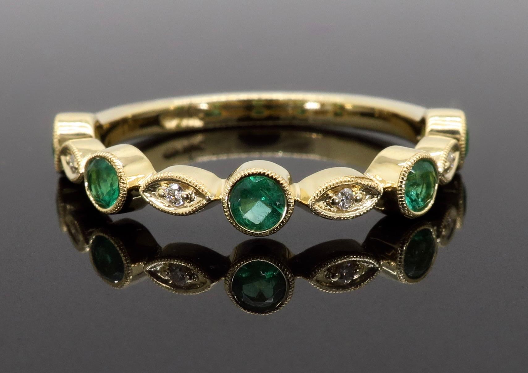 Emerald and Diamond Band In New Condition In Webster, NY