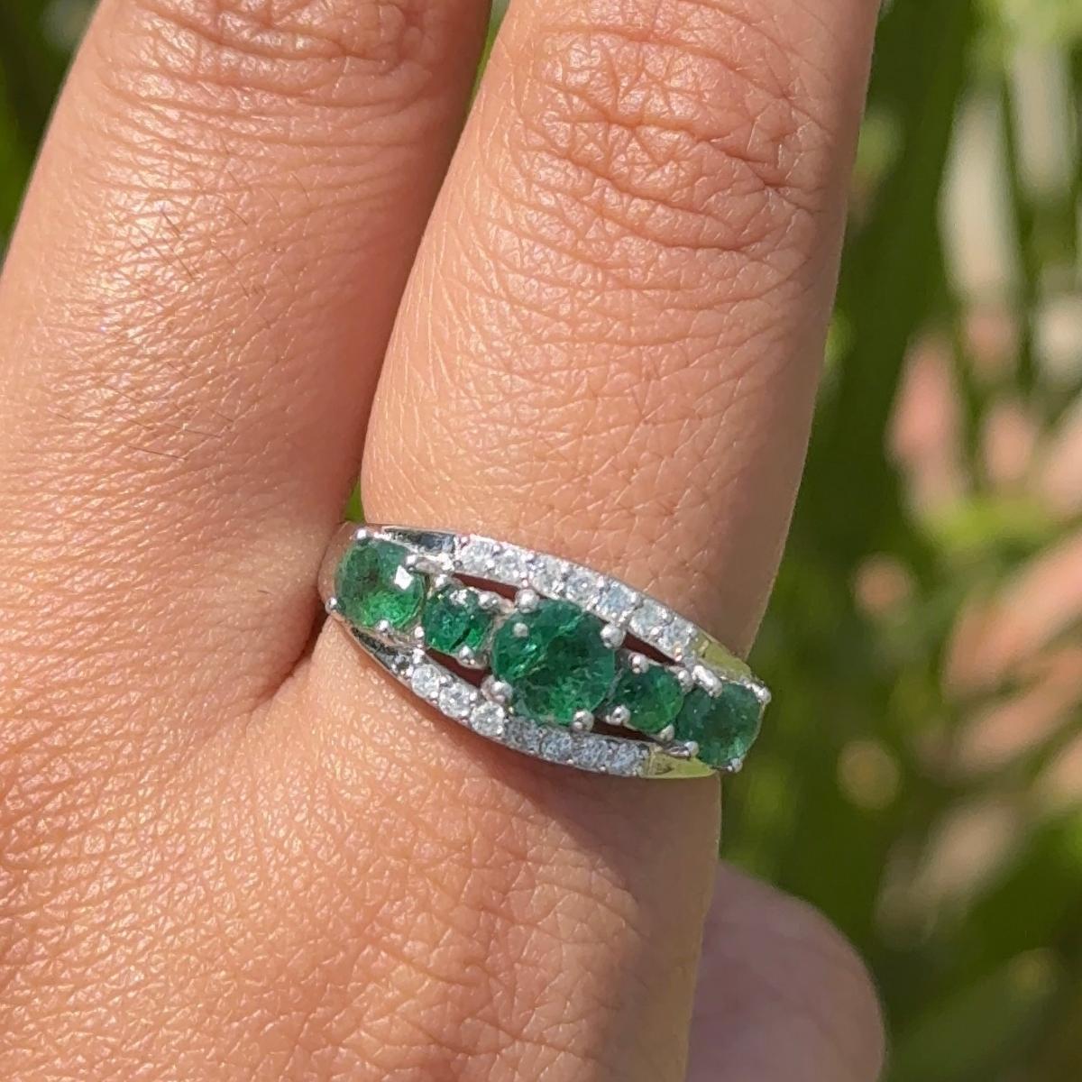 For Sale:  Emerald Diamond Birthstone Engagement Ring for Her Gift in 925 Sterling Silver 8